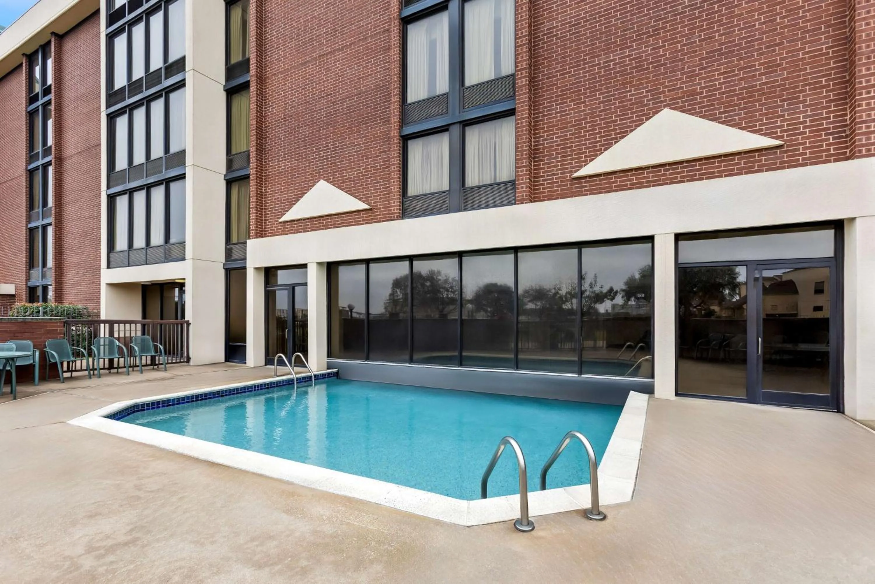 Pool view in Sonesta Essential Houston Hobby Airport