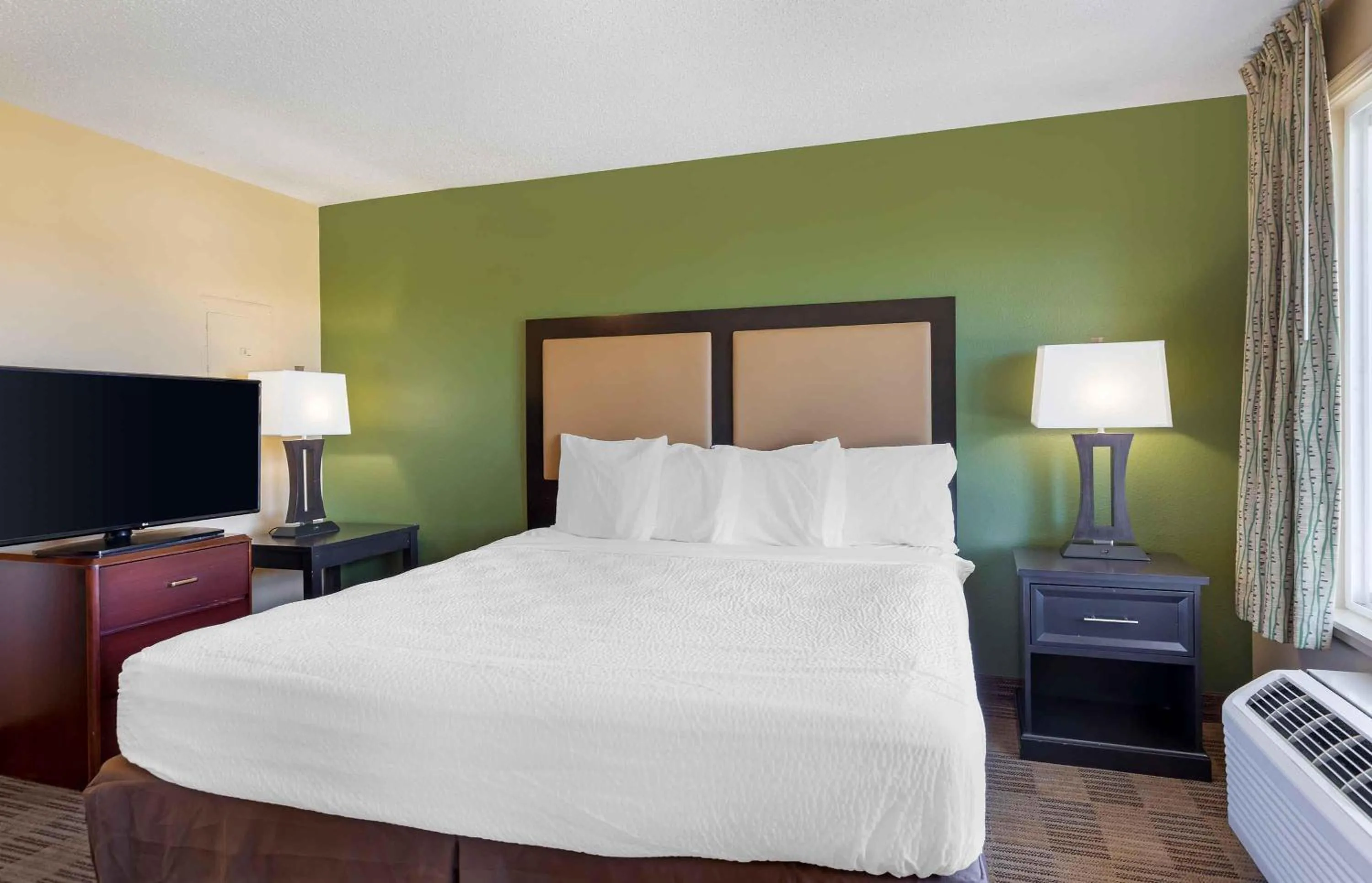 Bedroom, Bed in Extended Stay America Suites - Denver - Aurora North