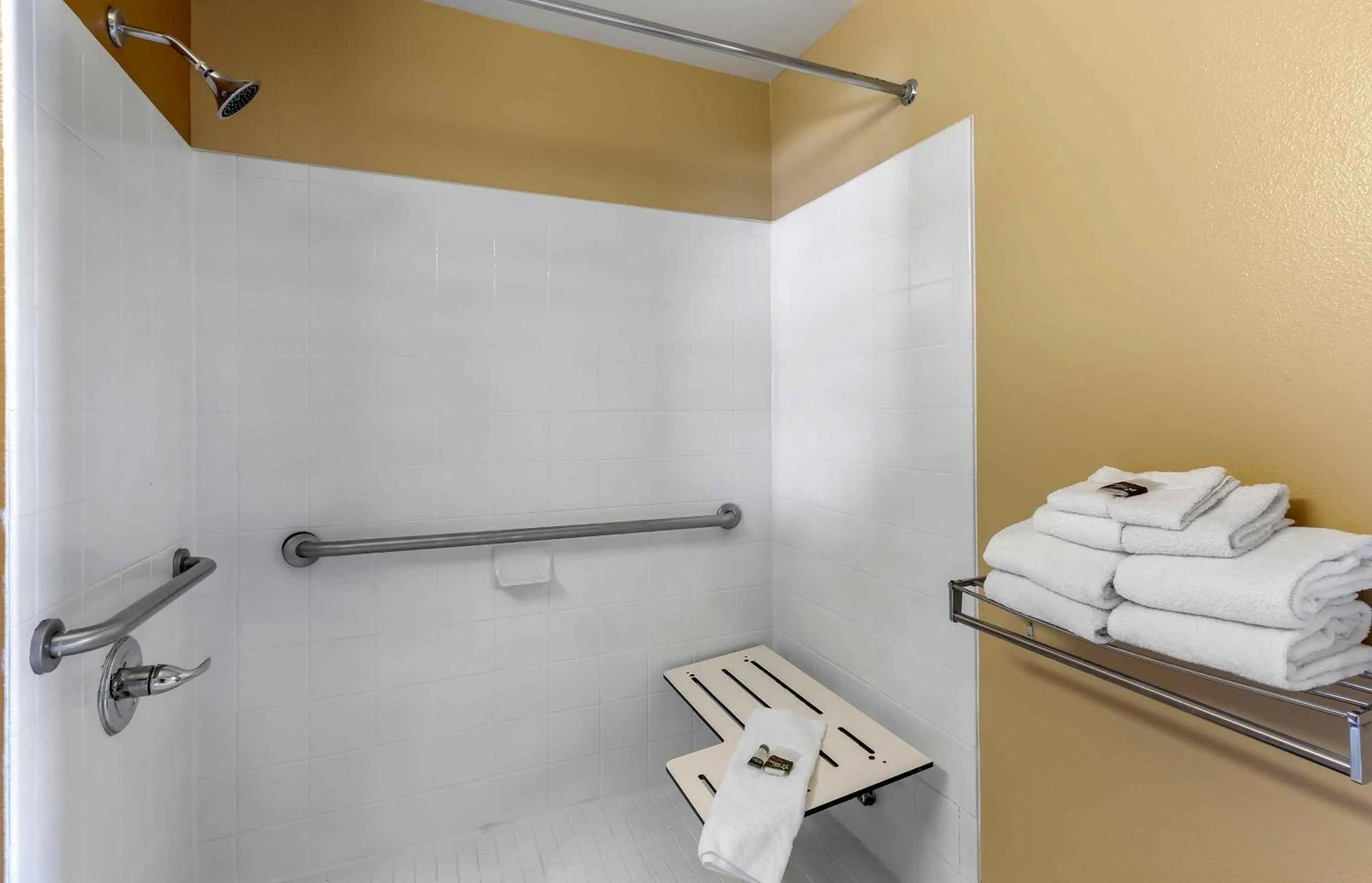 Bathroom in Extended Stay America Suites - Denver - Aurora North