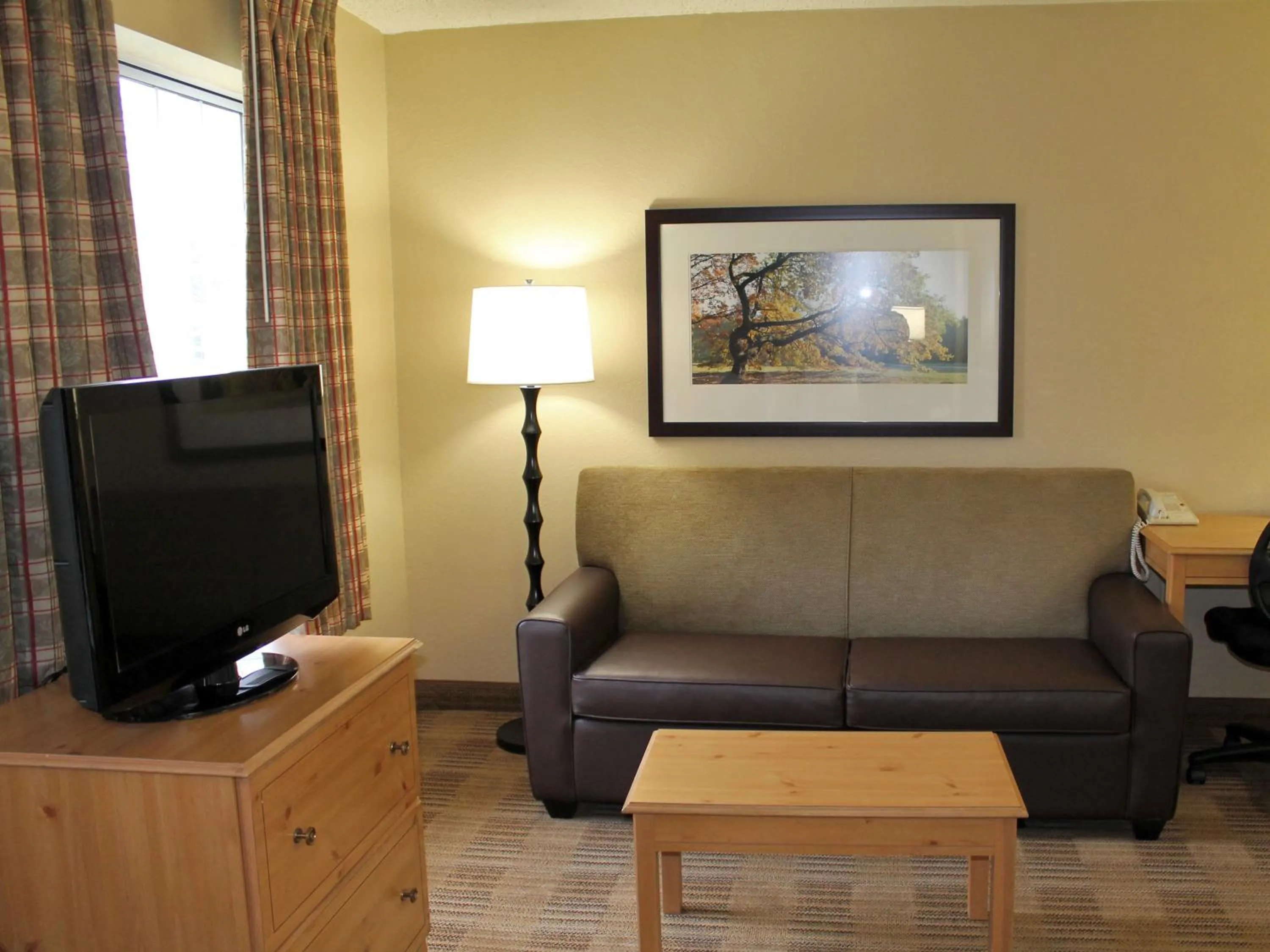 Seating area in Extended Stay America Suites - Boston - Marlborough
