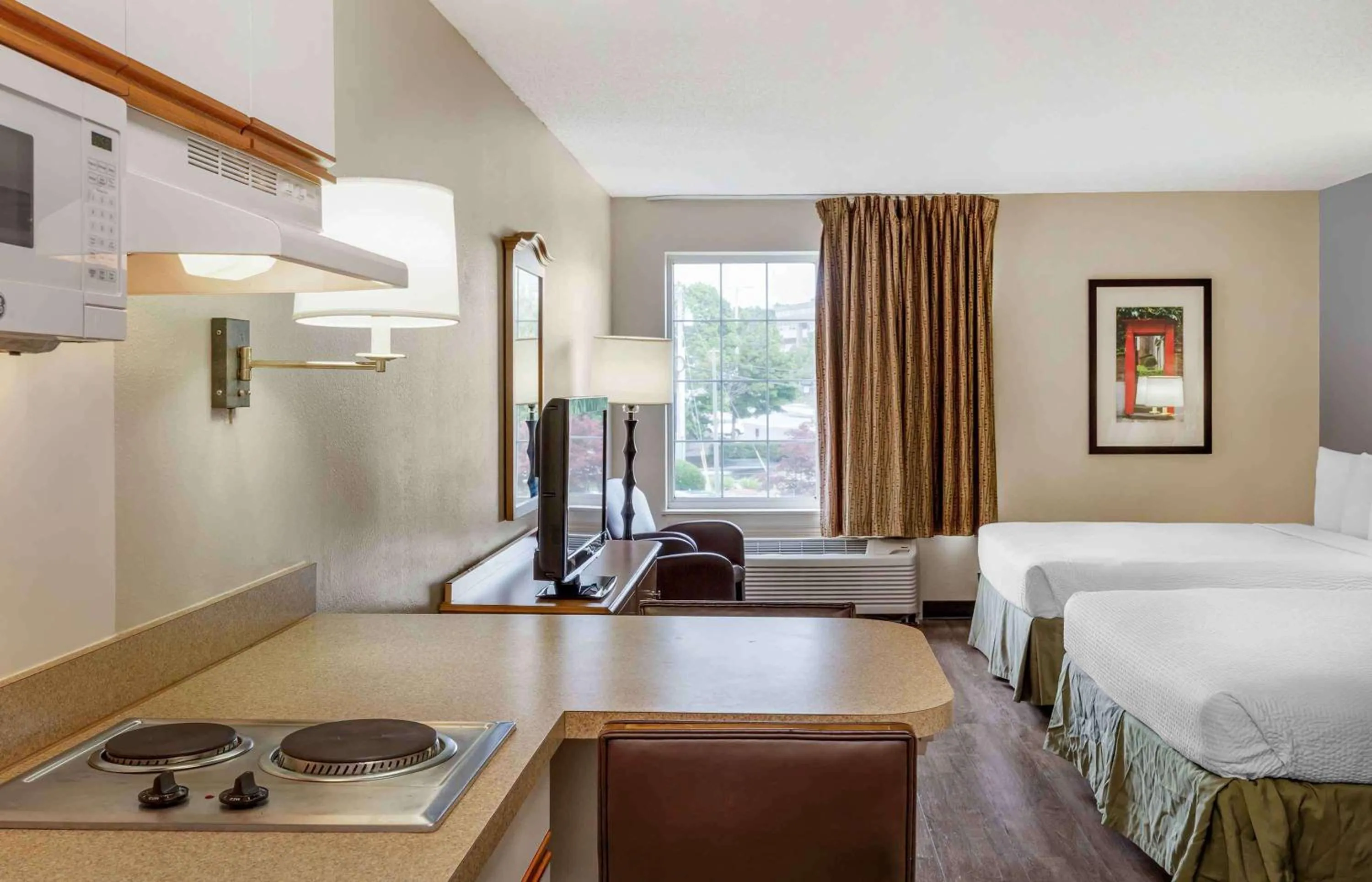 Bedroom, Bed in Extended Stay America Suites - Boston - Marlborough