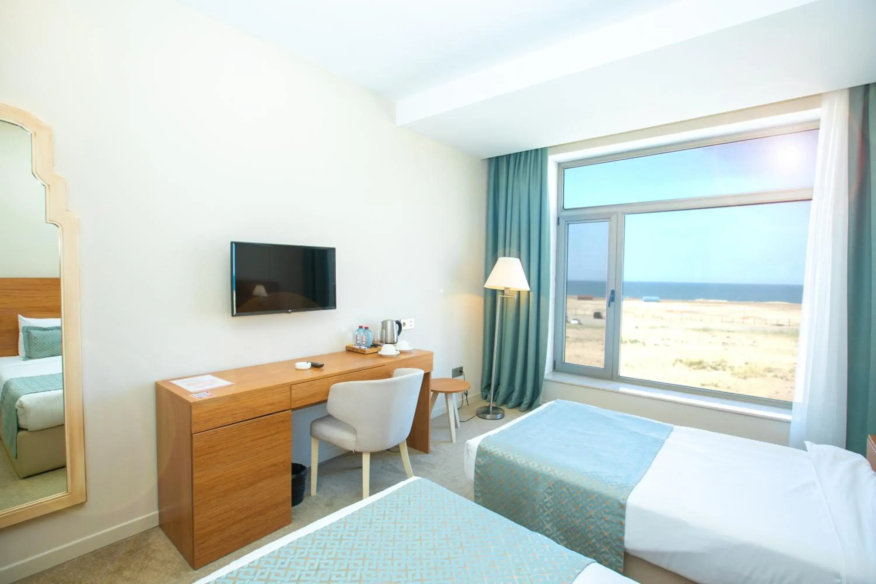 Standard Twin Room with Sea View in Khazar Inji Hotel Standard Twin Room with Sea View in Khazar Inji Hotel