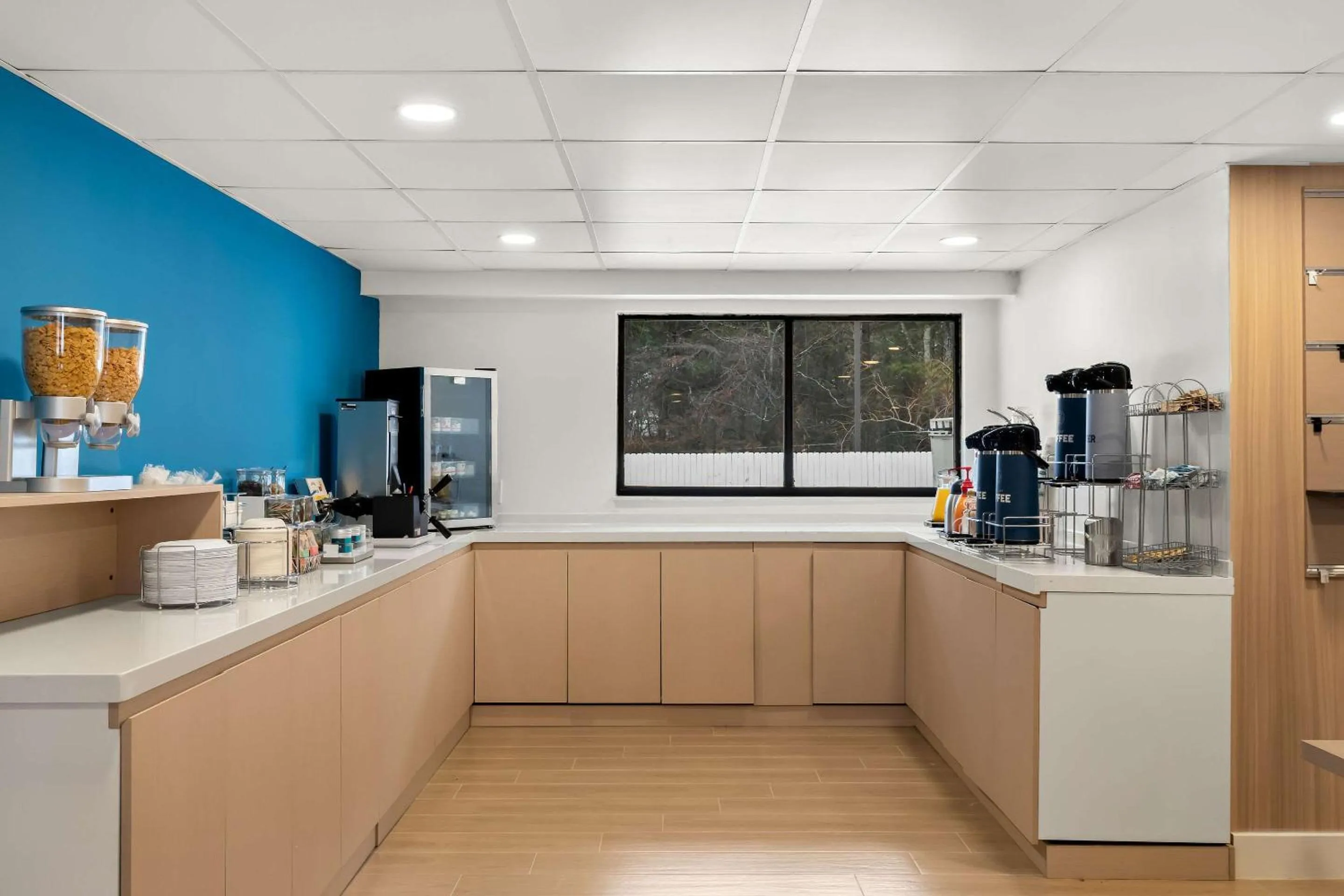 Breakfast in Clarion Pointe Kennesaw Town Center