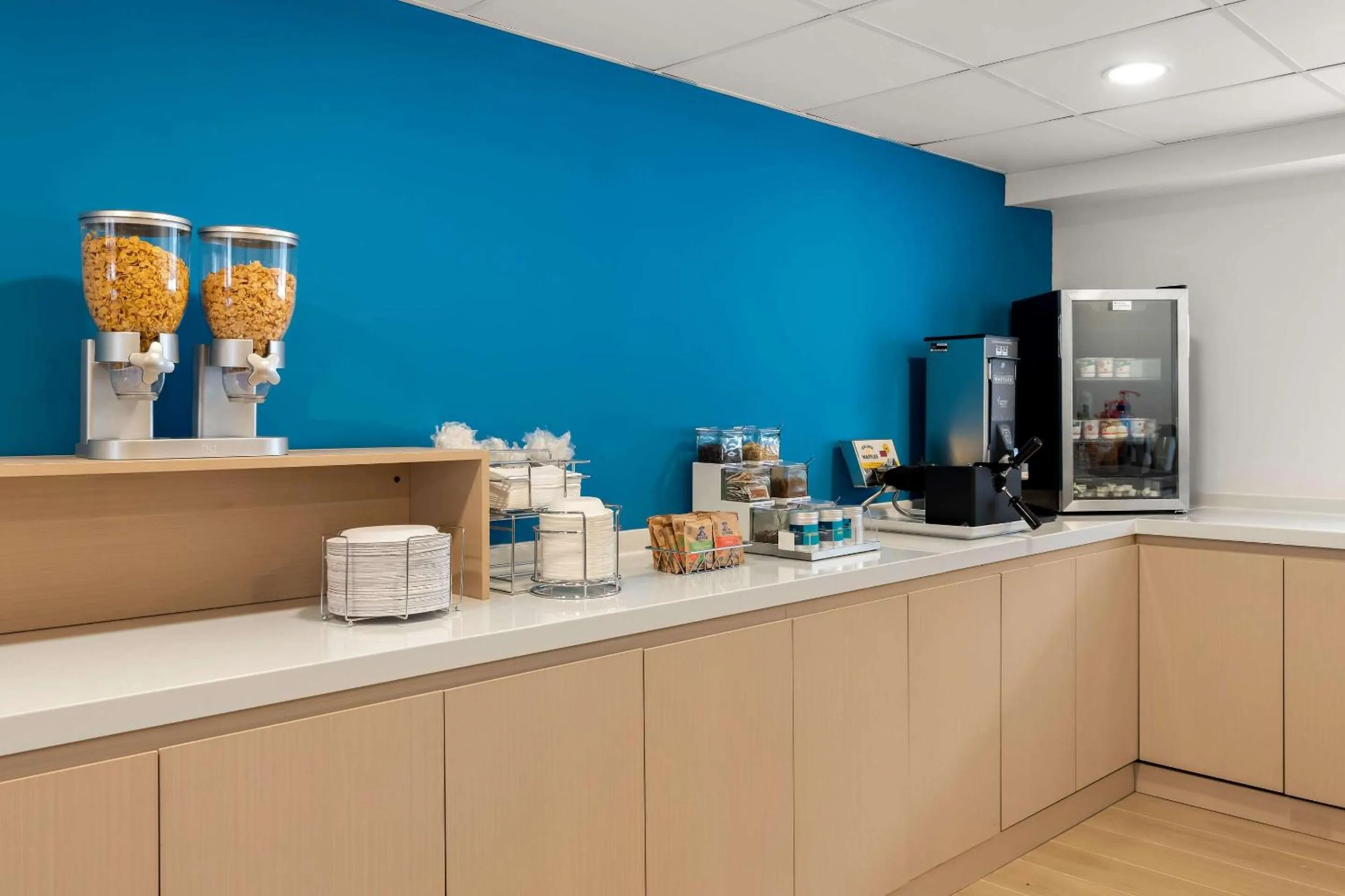 Breakfast in Clarion Pointe Kennesaw Town Center