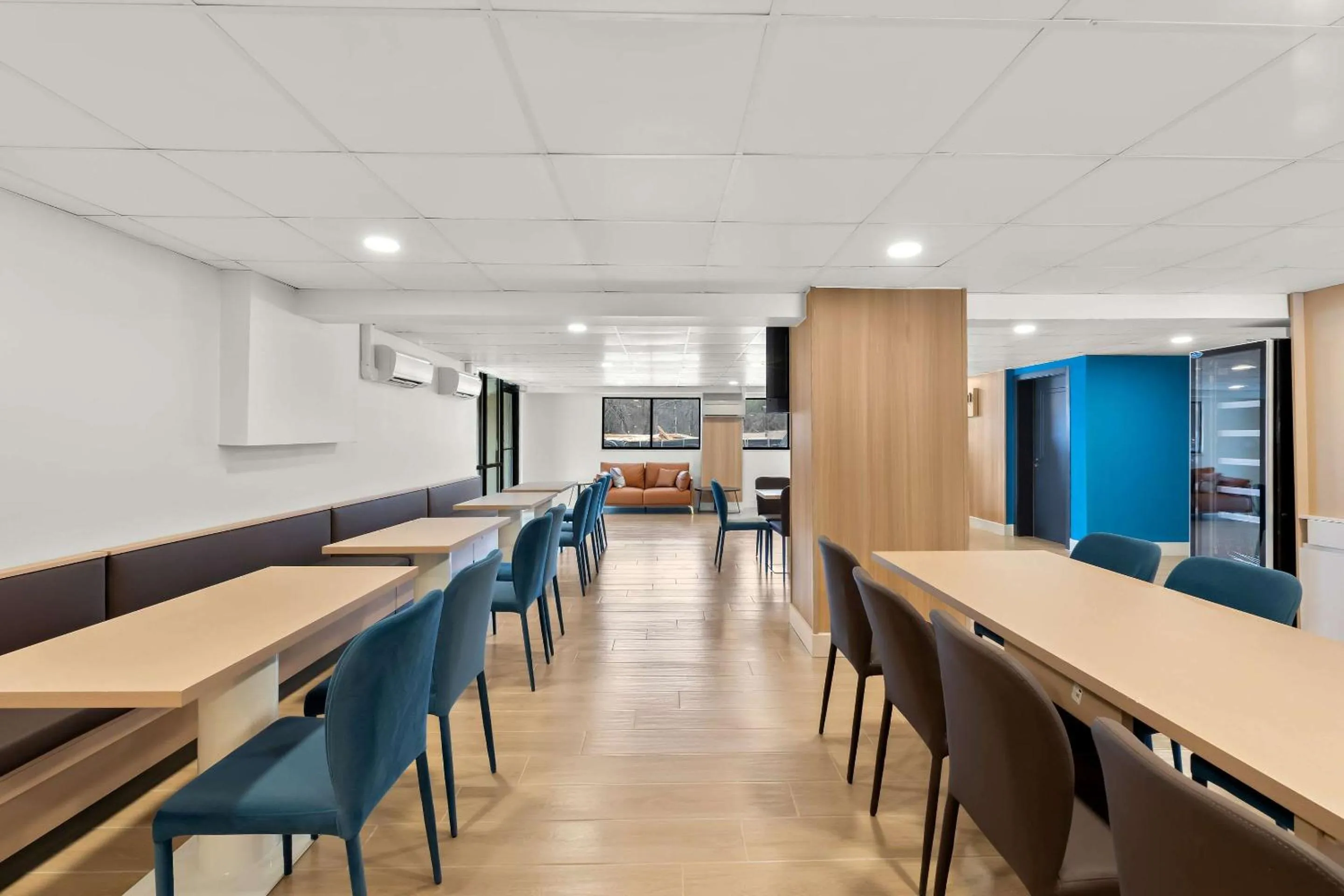 Breakfast in Clarion Pointe Kennesaw Town Center