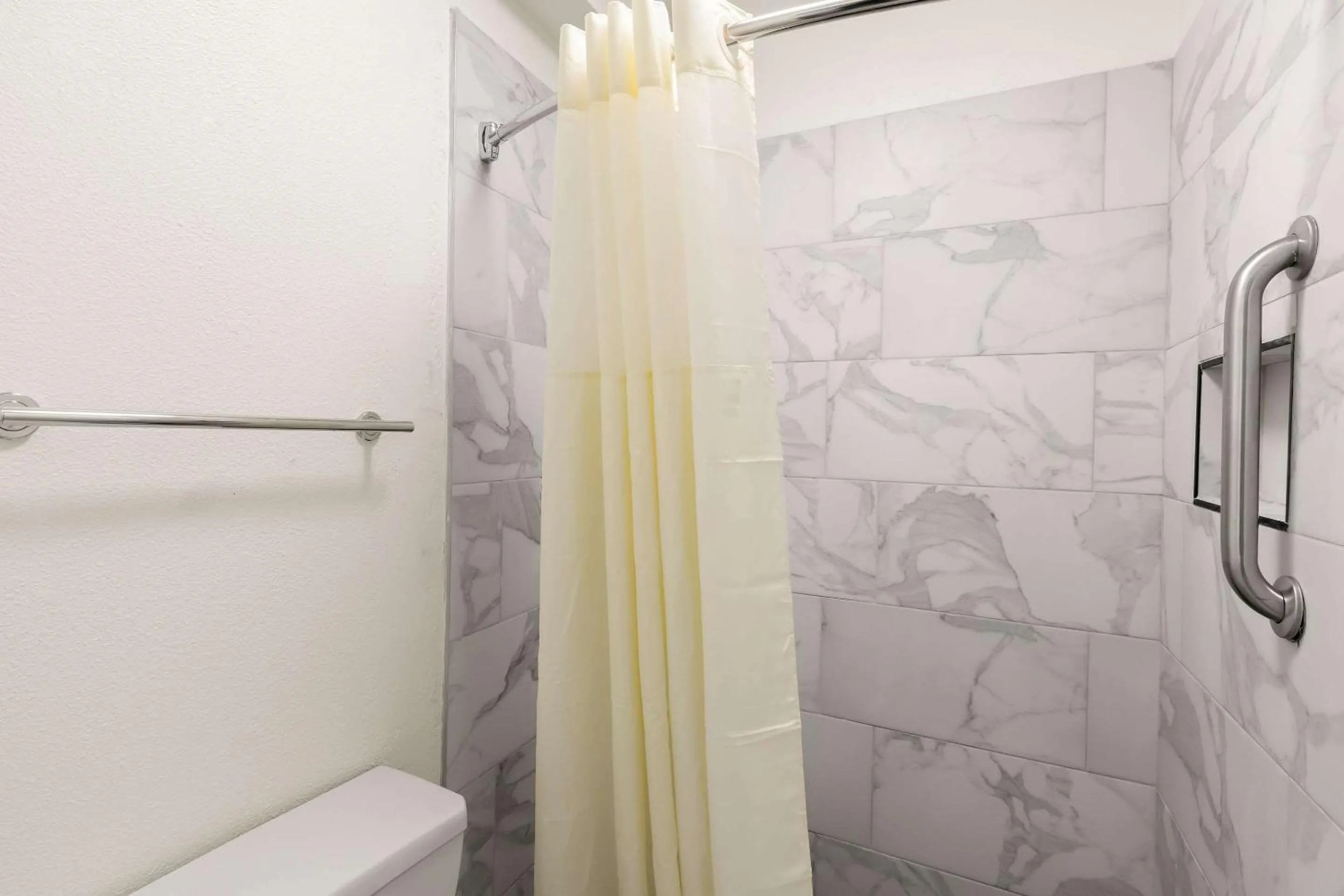 Bathroom in Clarion Pointe Kennesaw Town Center