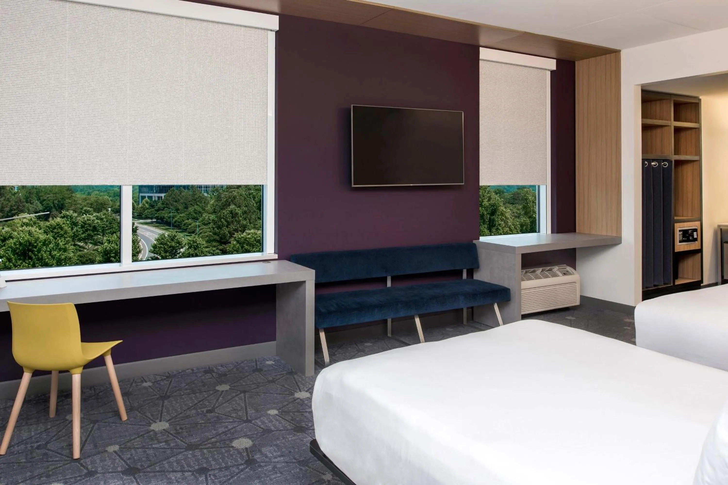 Photo of the whole room, Bed in Aloft Charlotte Ballantyne