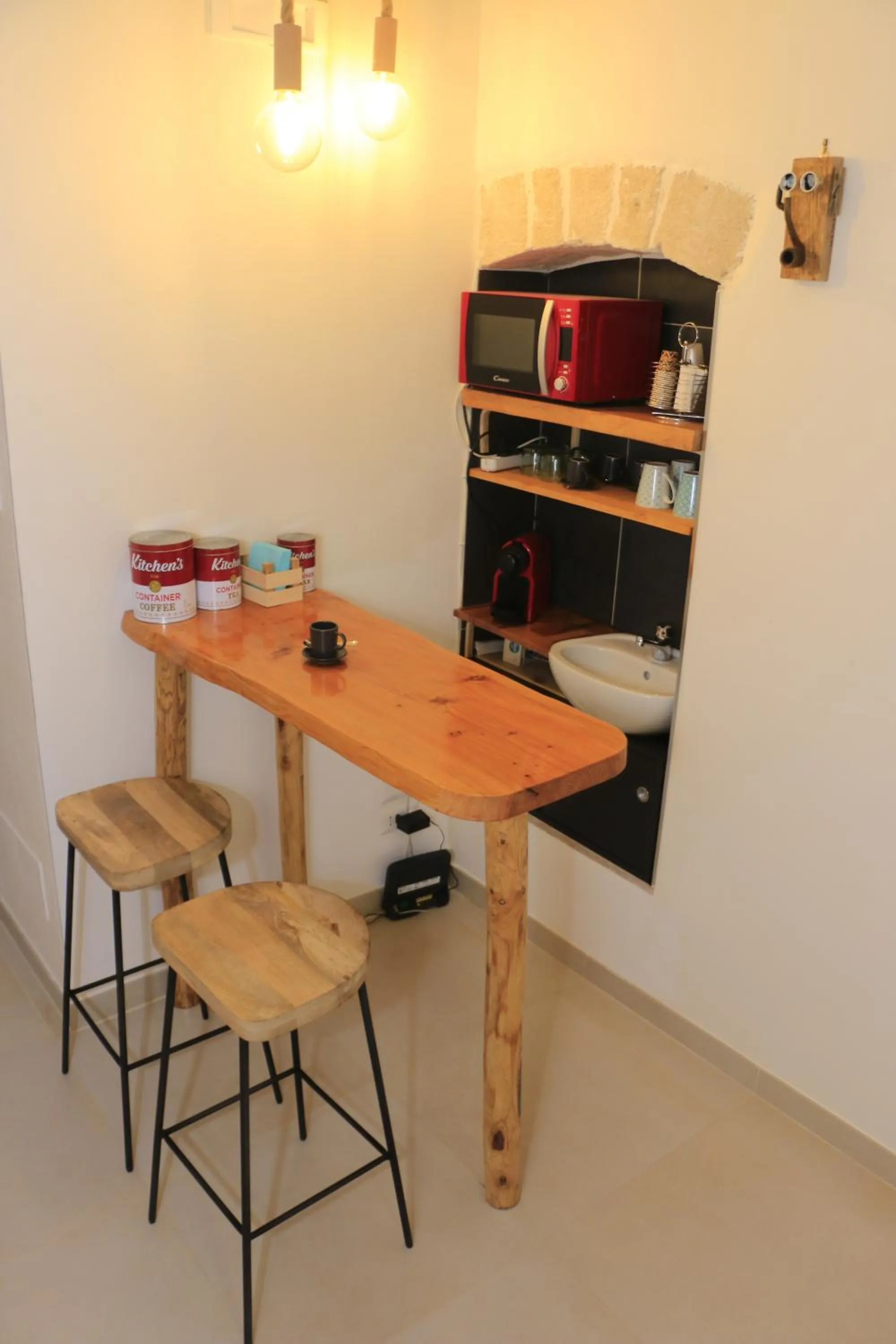 Communal kitchen in La Nicchia B&B