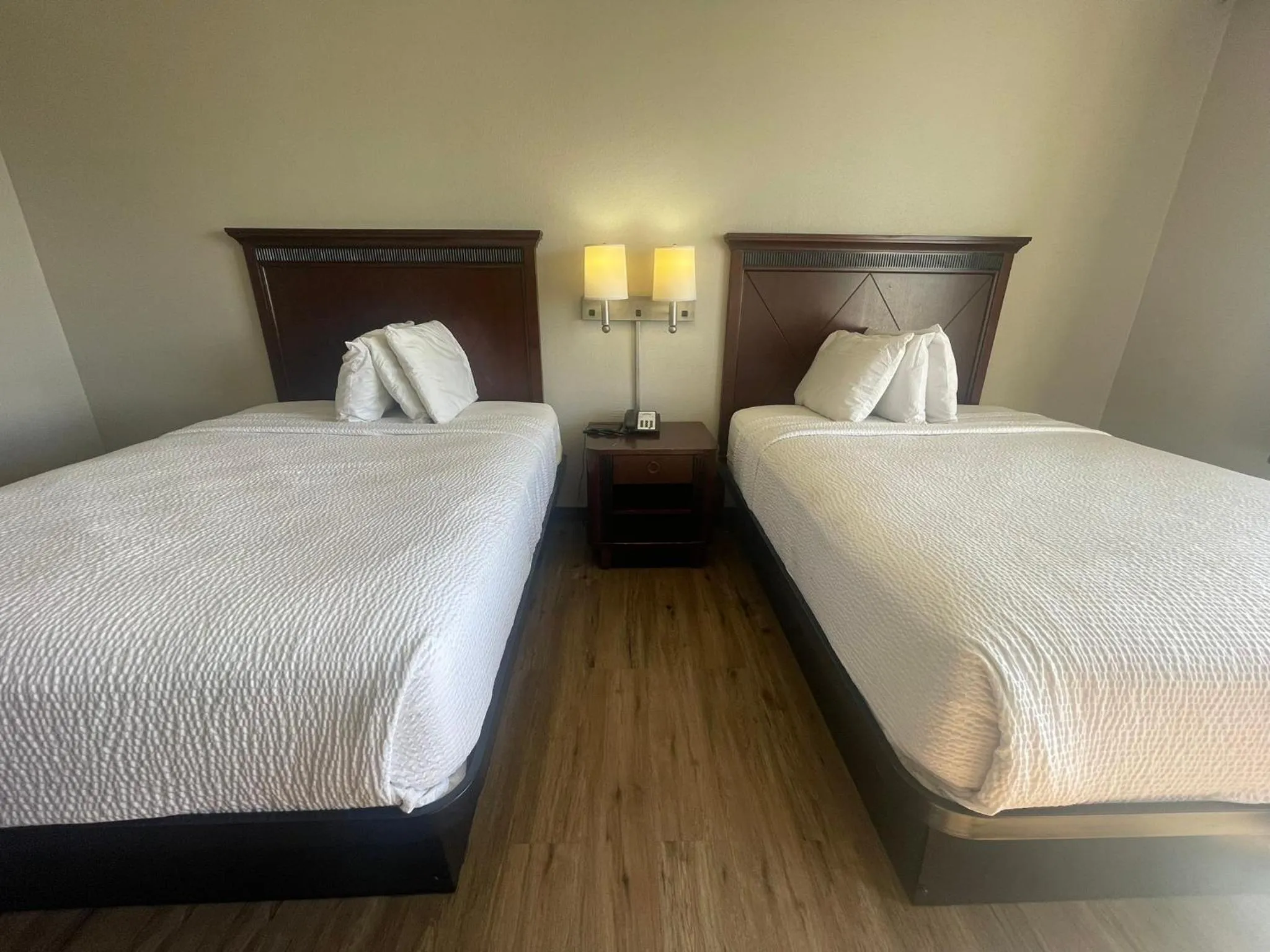 Bed in Days Inn by Wyndham Madisonville