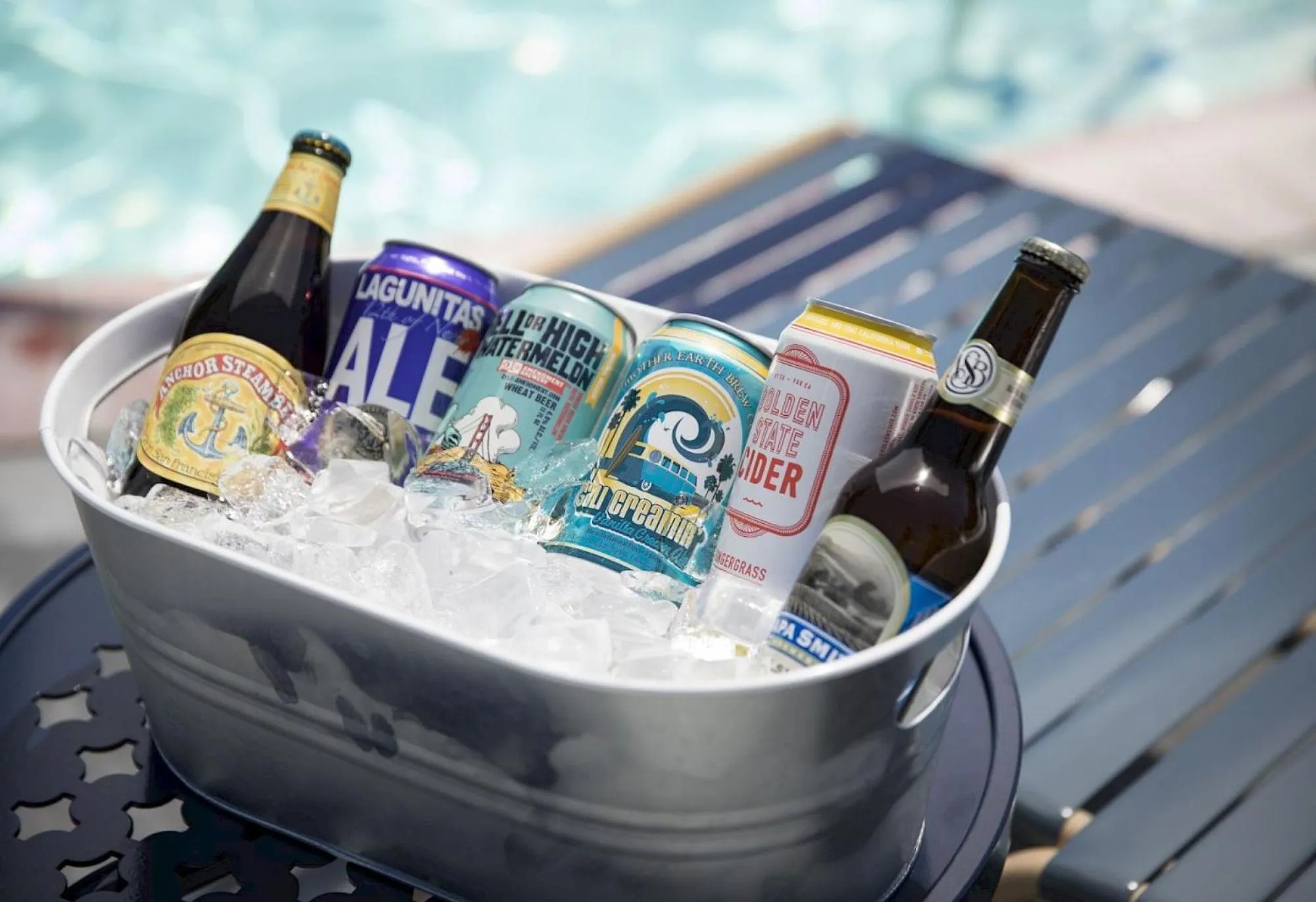 Lounge or bar in The Sandman Santa Rosa Sonoma, an Ascend Collection Hotel