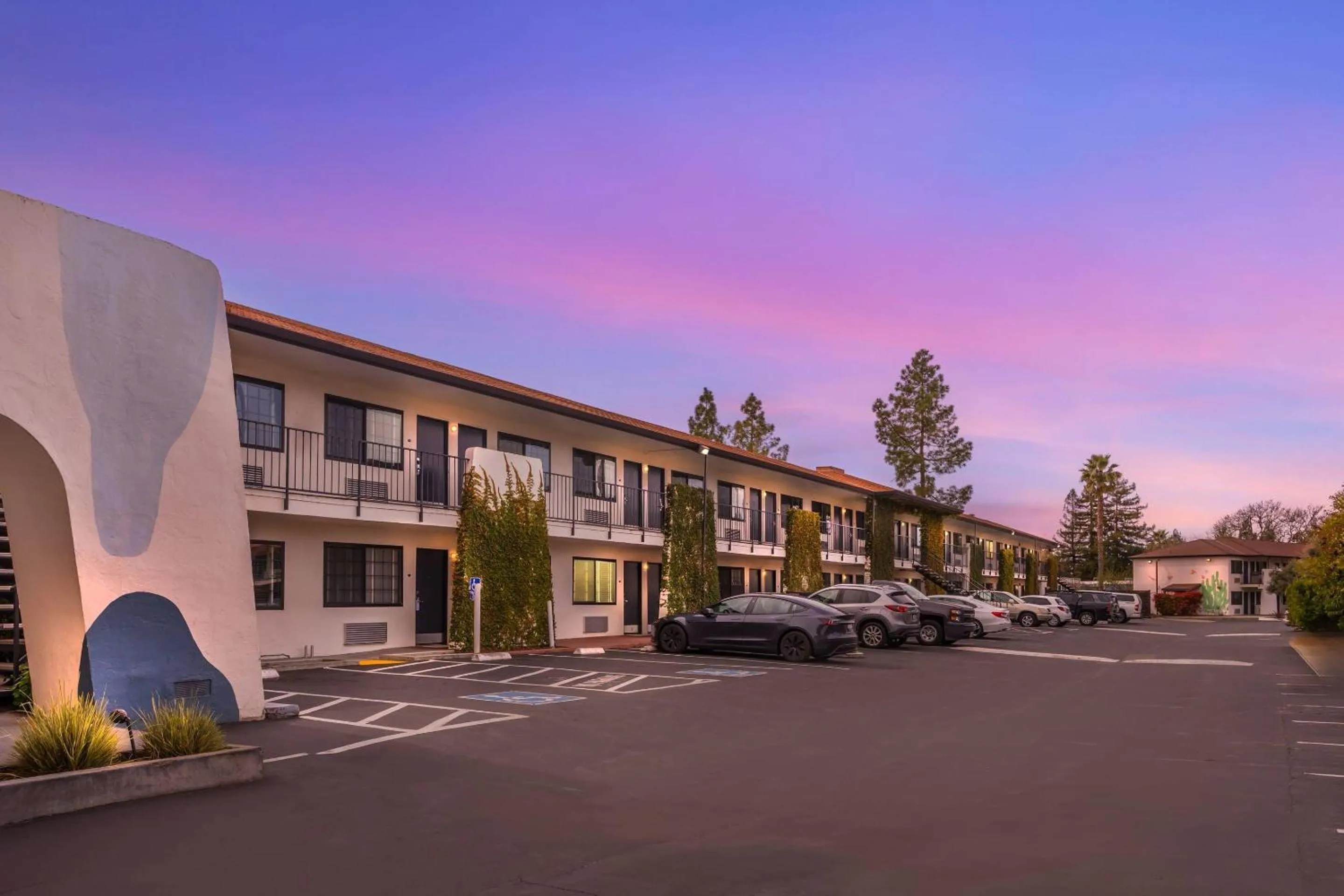 Property building in The Sandman Santa Rosa Sonoma, an Ascend Collection Hotel
