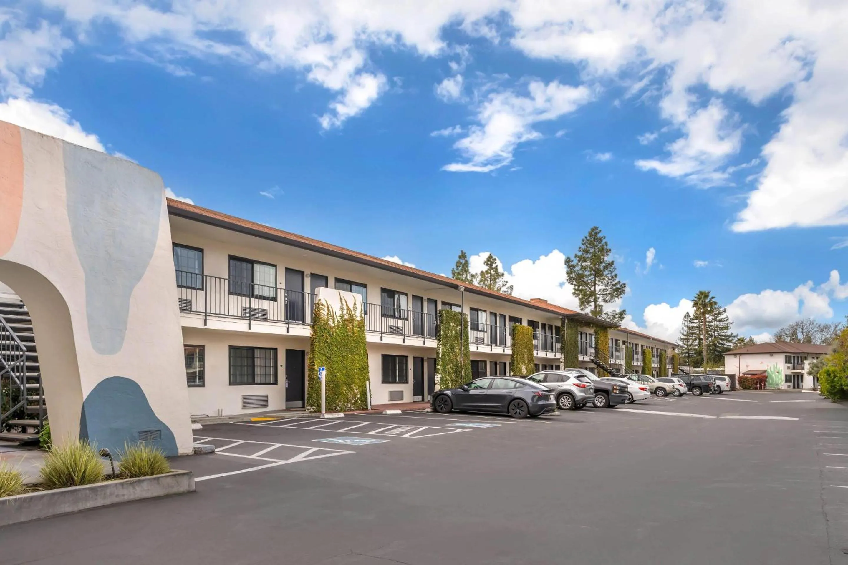 Property building in The Sandman Santa Rosa Sonoma, an Ascend Collection Hotel