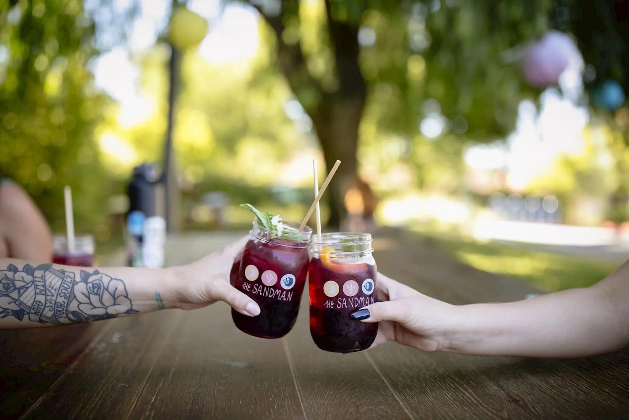 Lounge or bar in The Sandman Santa Rosa Sonoma, an Ascend Collection Hotel