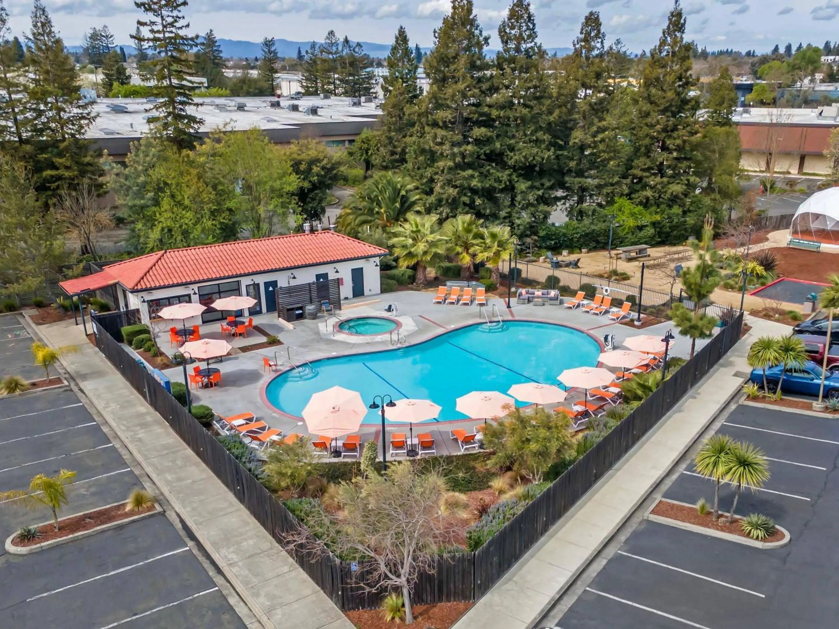 Property building in The Sandman Santa Rosa Sonoma, an Ascend Collection Hotel