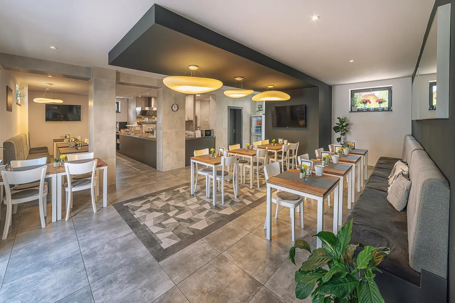 Dining area in TIMEOUT City Hotel