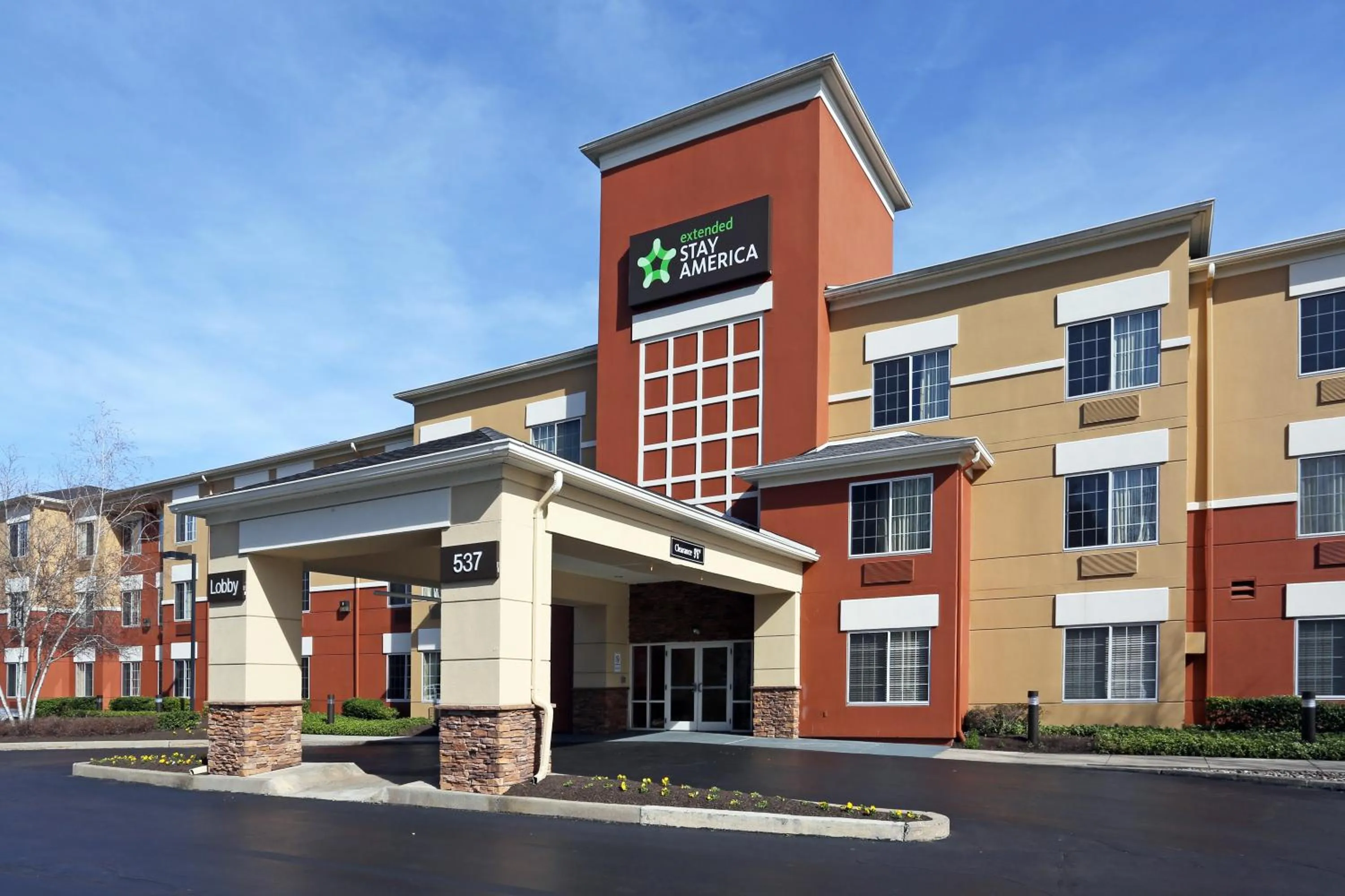 Property building in Extended Stay America Suites - Philadelphia - Horsham - Dresher Rd