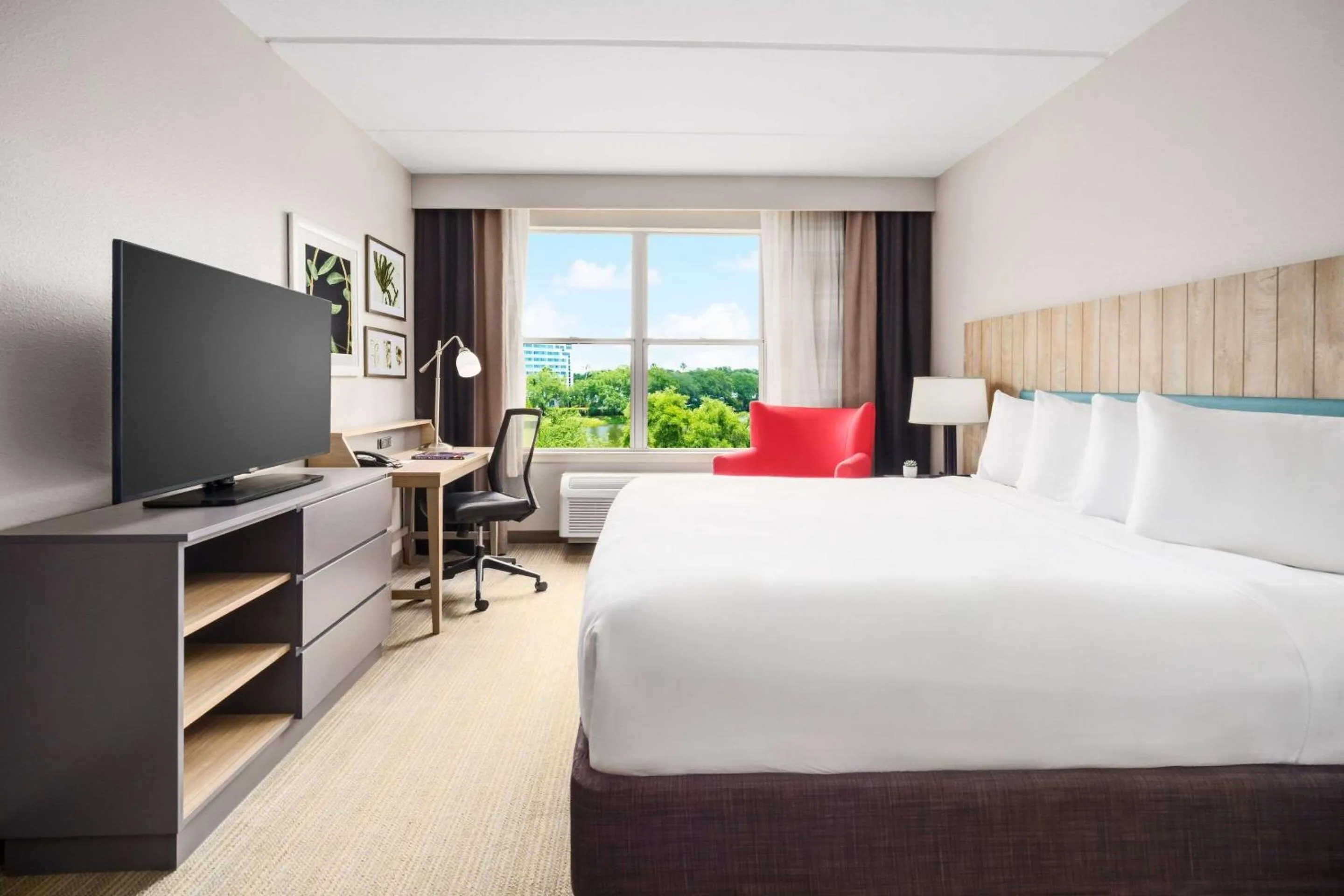 Bedroom, Bed in Country Inn & Suites by Radisson, Orlando Airport, FL