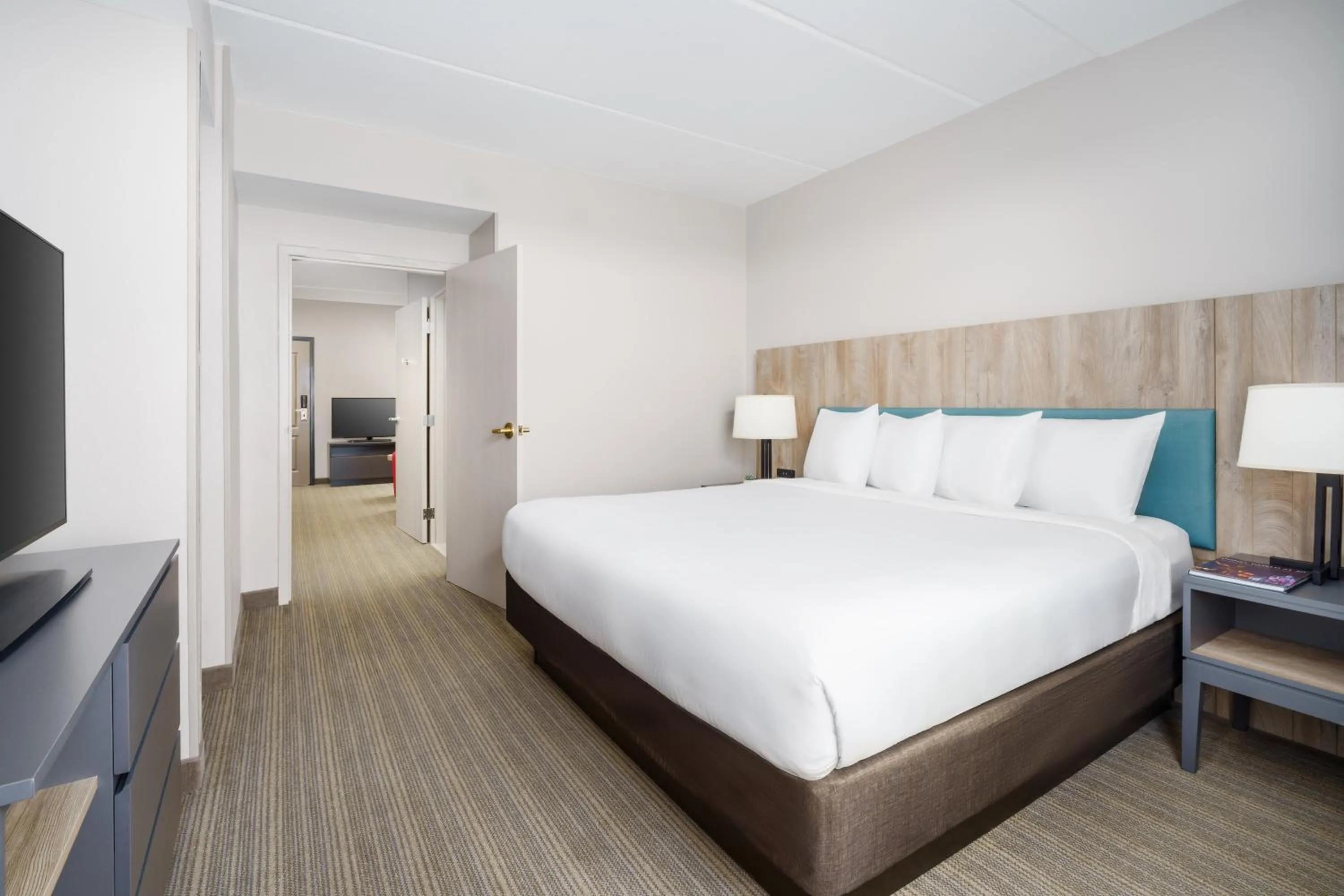 Bed in Country Inn & Suites by Radisson, Orlando Airport, FL