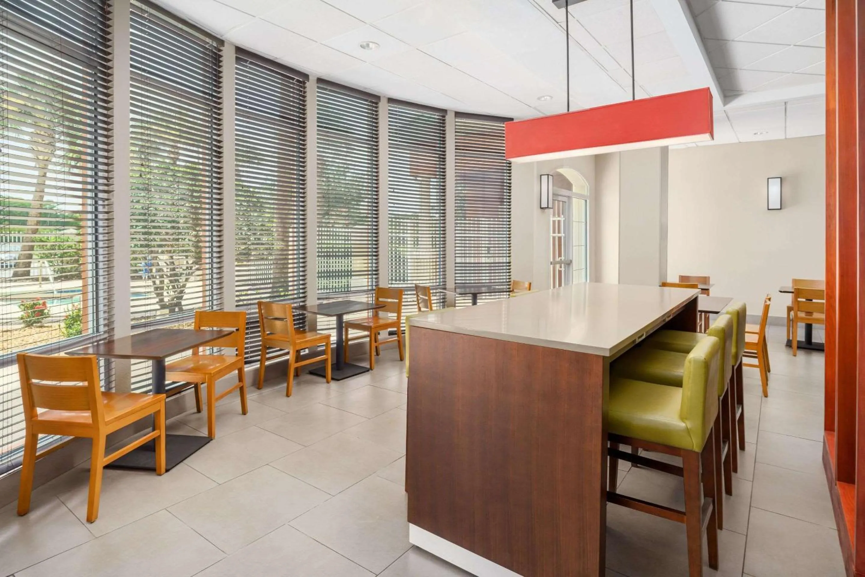 Breakfast in Country Inn & Suites by Radisson, Orlando Airport, FL