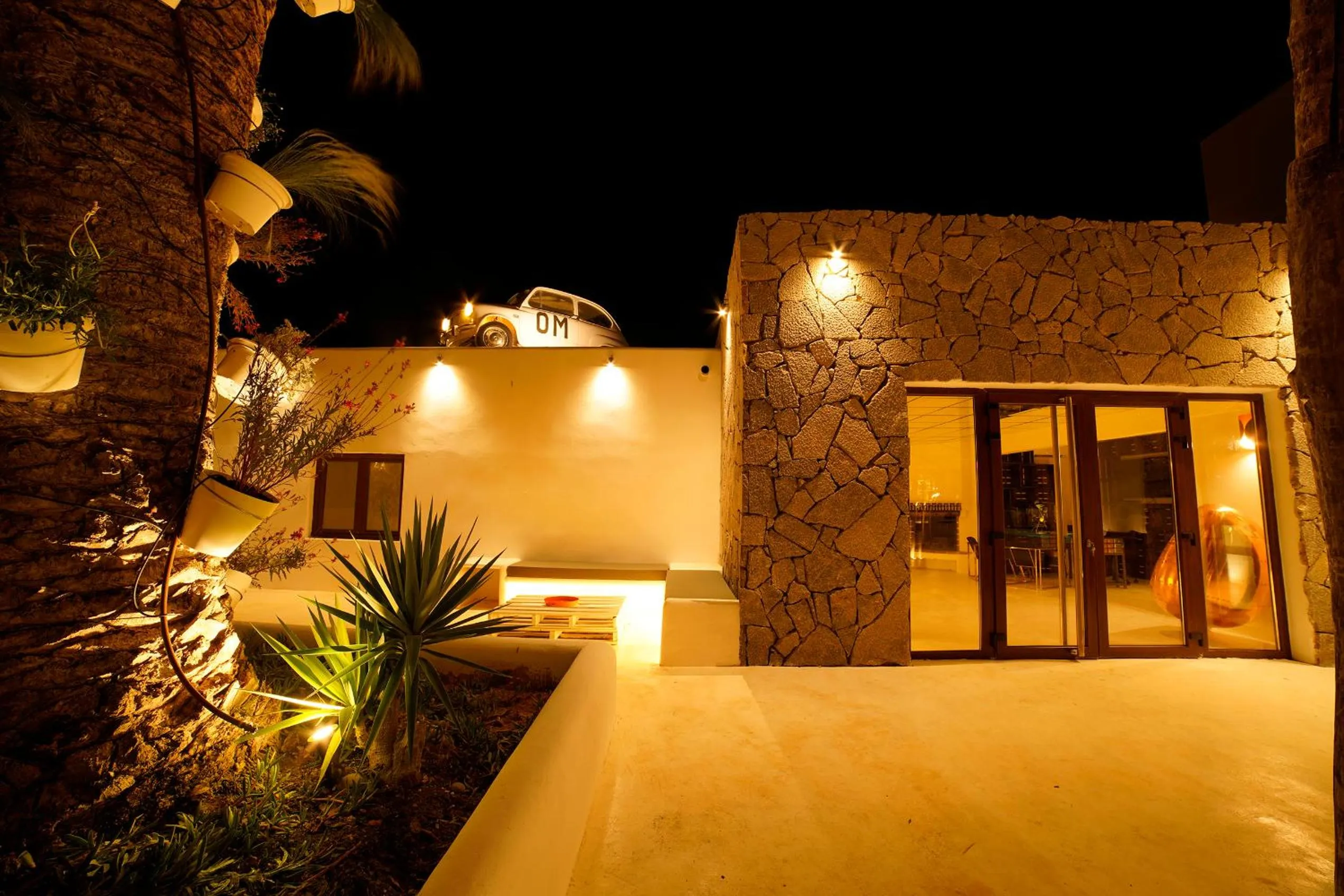 Facade/entrance in OM Hotels