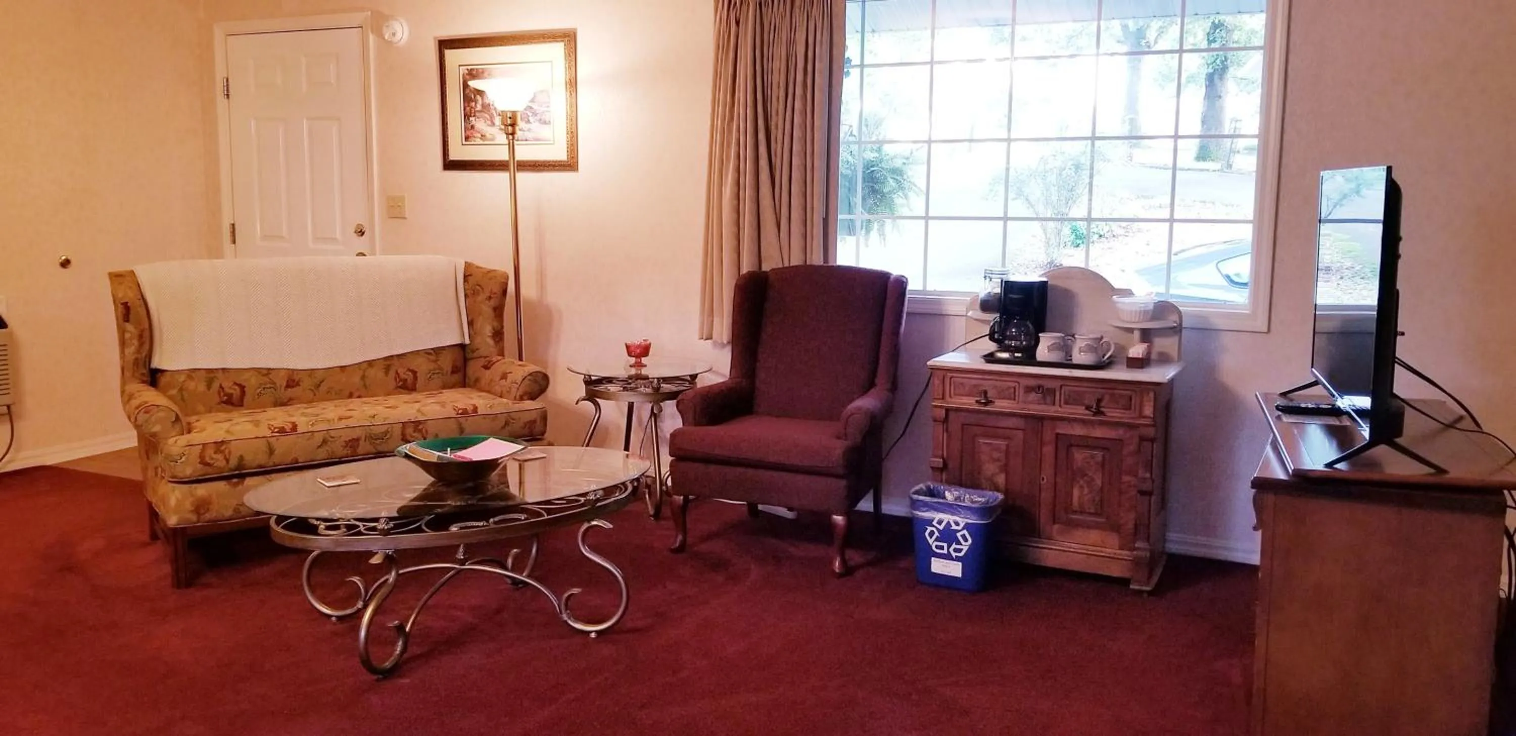 Seating area in Evening Shade Inn