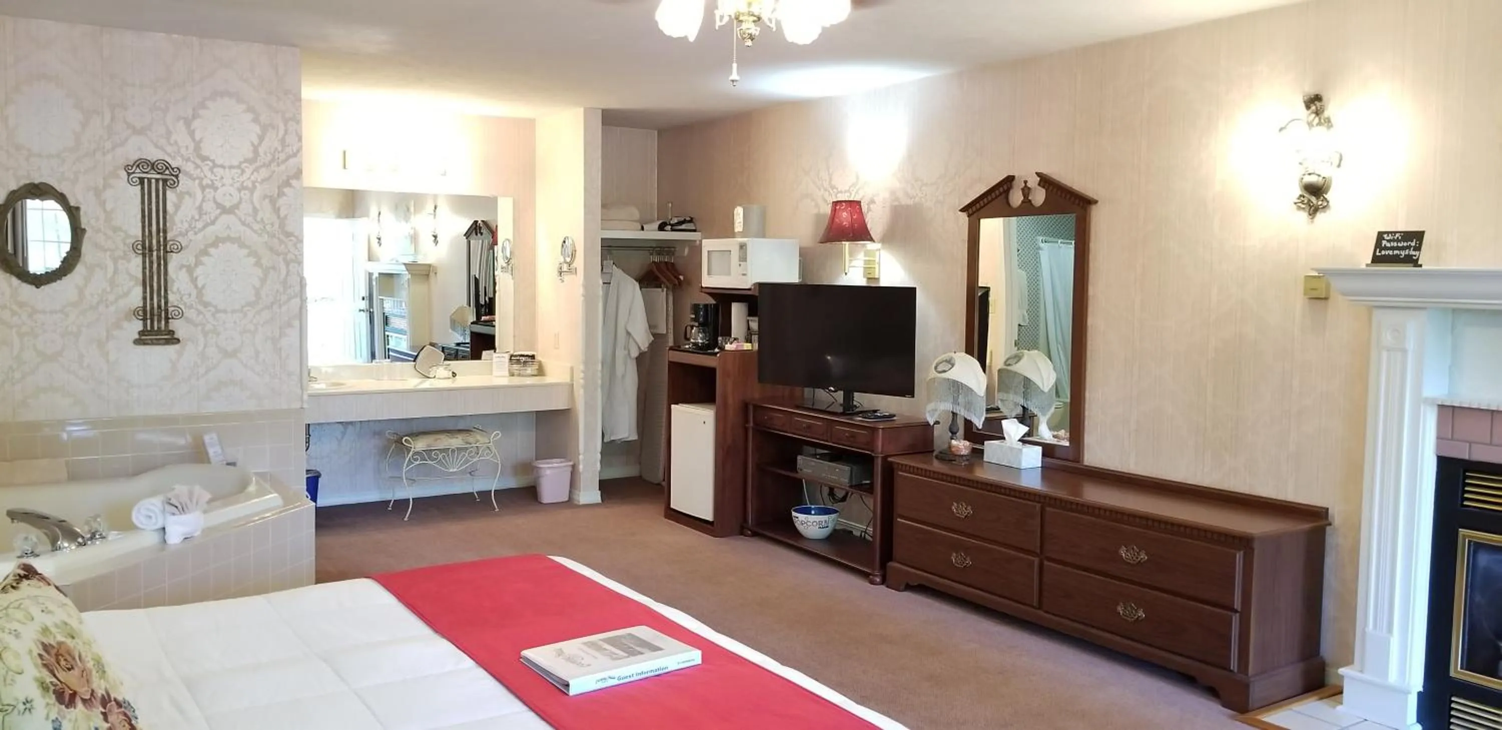 Bed in Evening Shade Inn