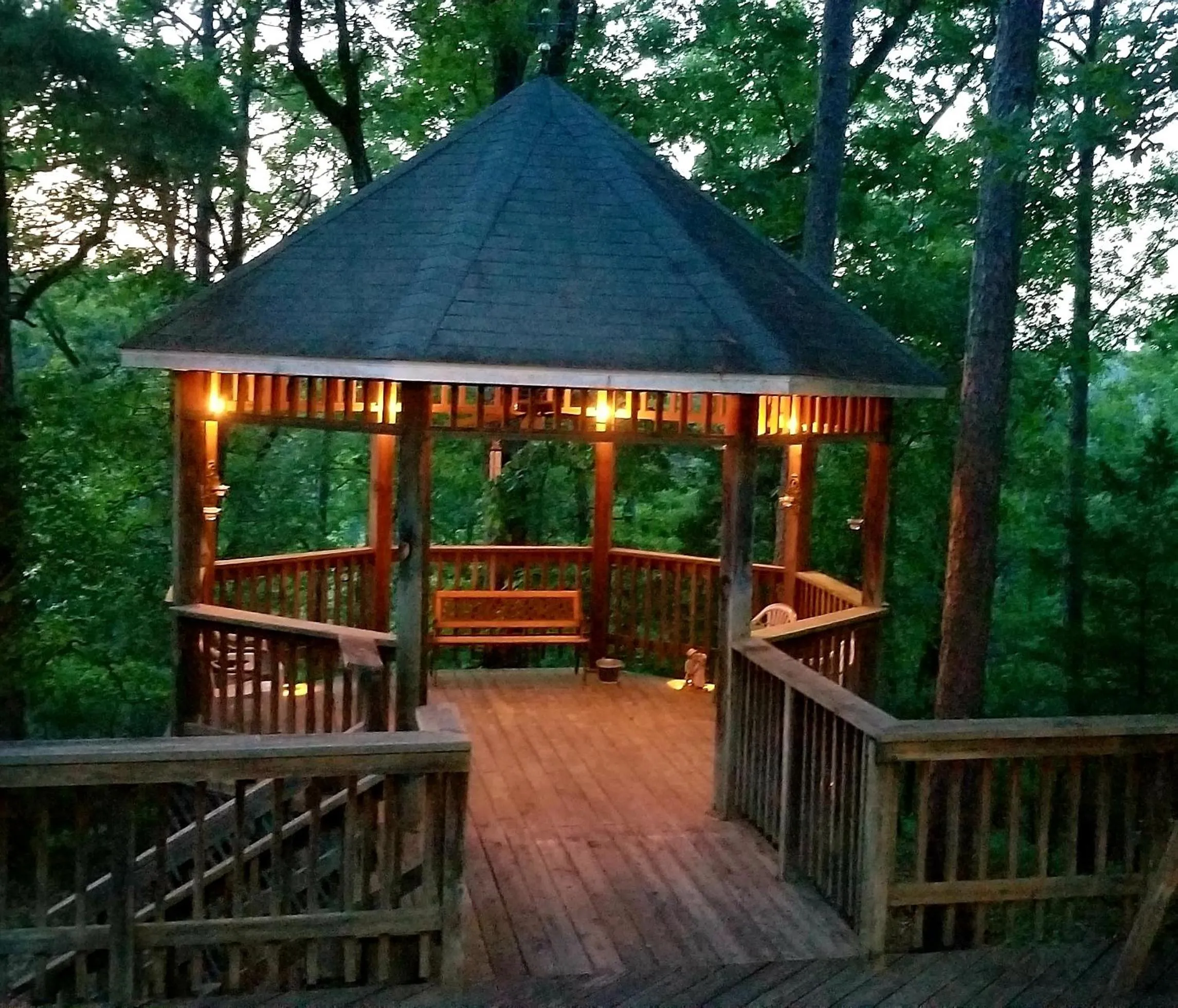 Patio in Evening Shade Inn