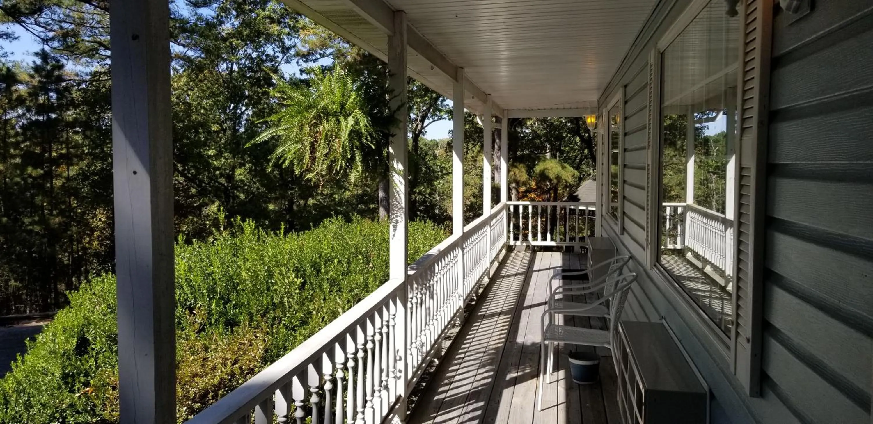 Patio in Evening Shade Inn