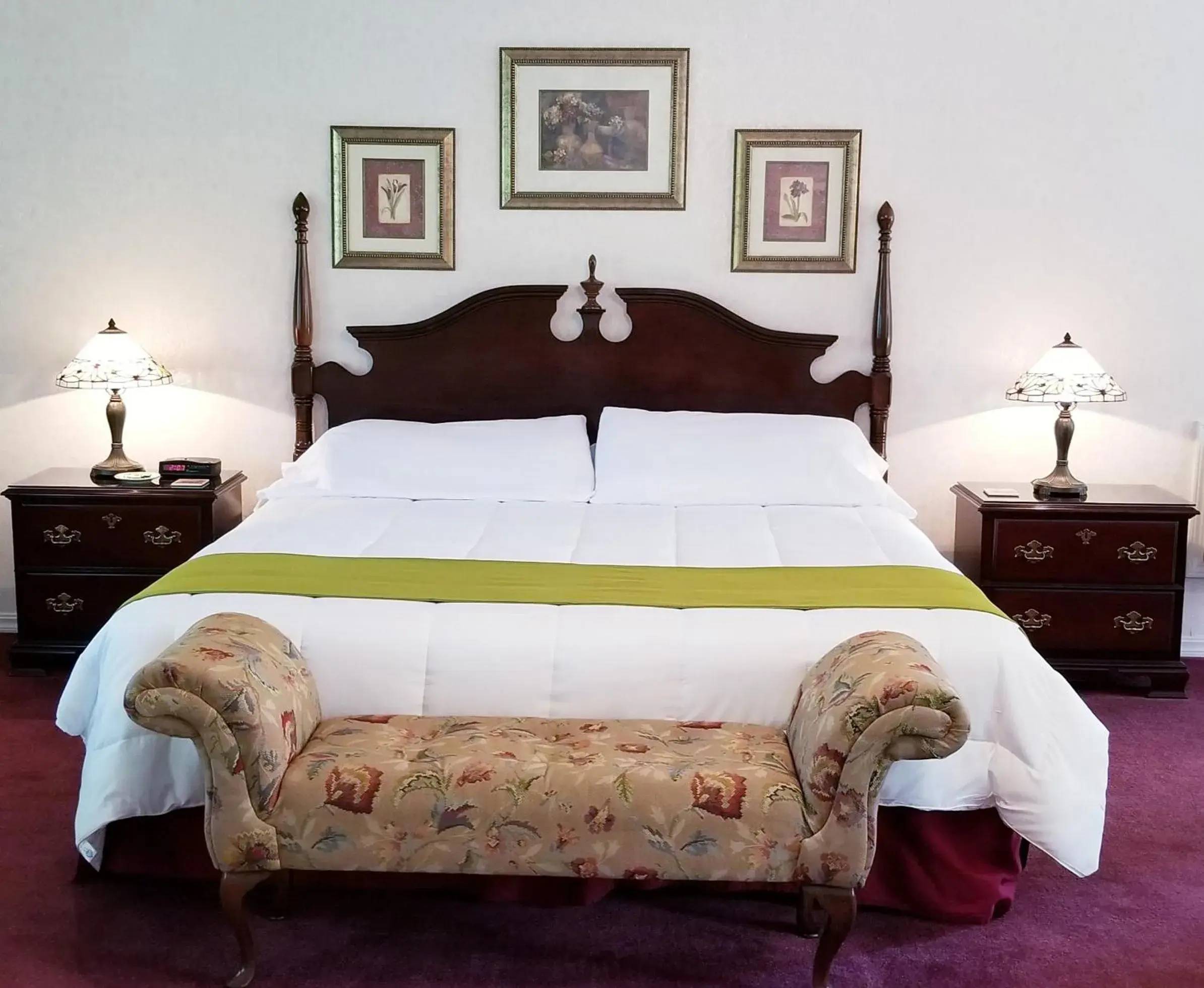 Abelia Cottage in Evening Shade Inn Abelia Cottage in Evening Shade Inn