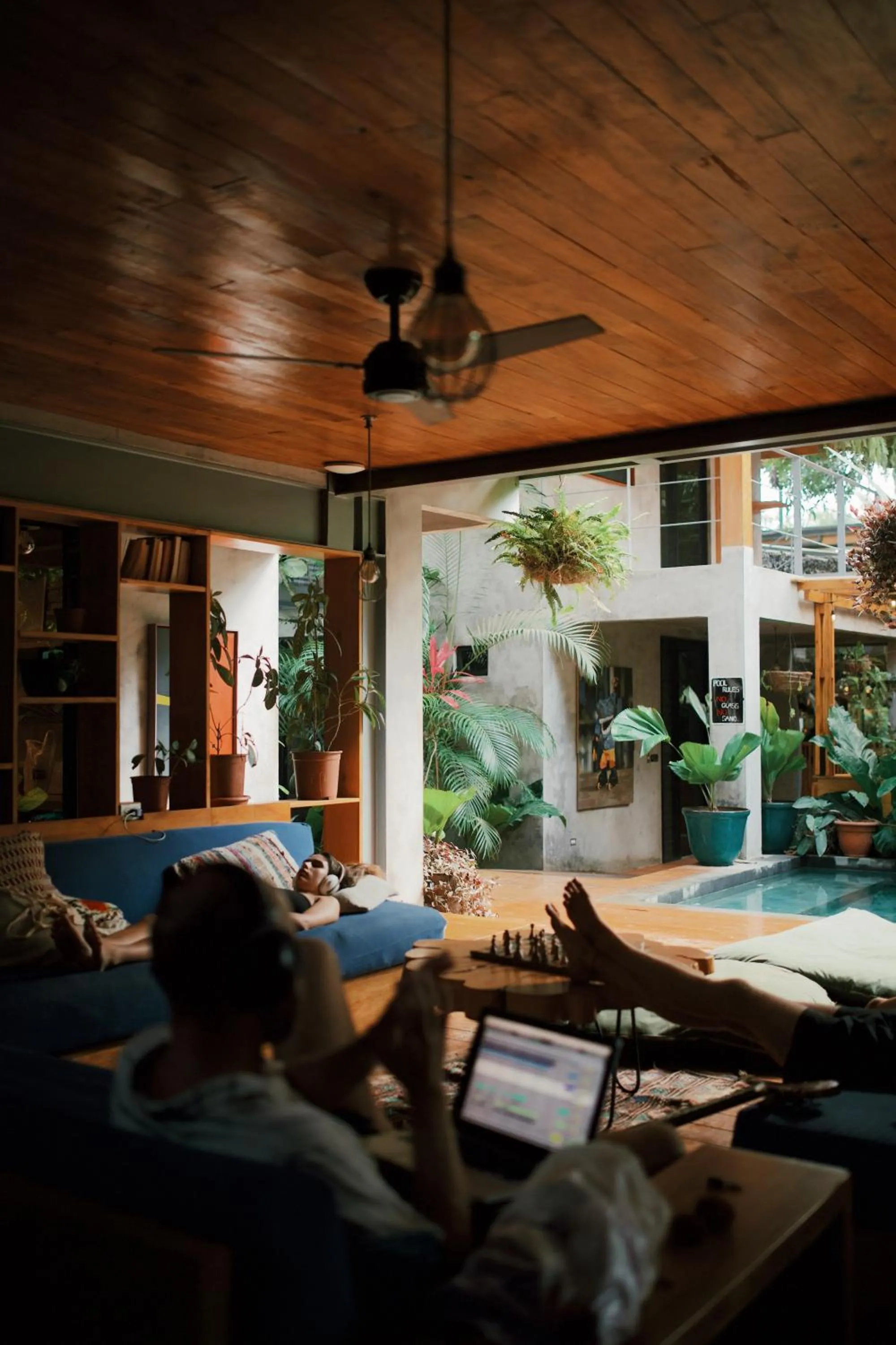 Communal kitchen in Somos