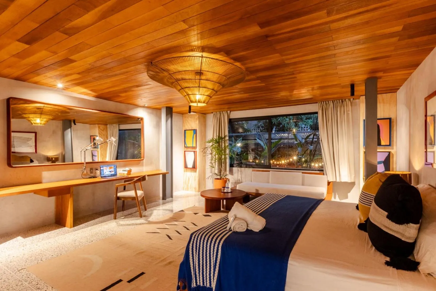 Bedroom, Bed in Somos