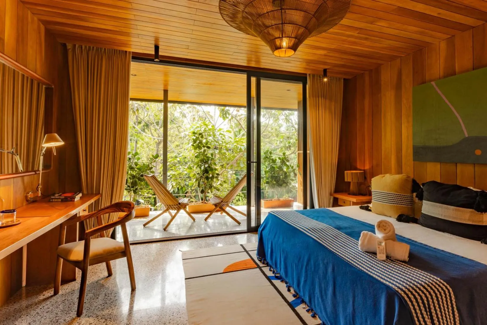 Bedroom, Bed in Somos