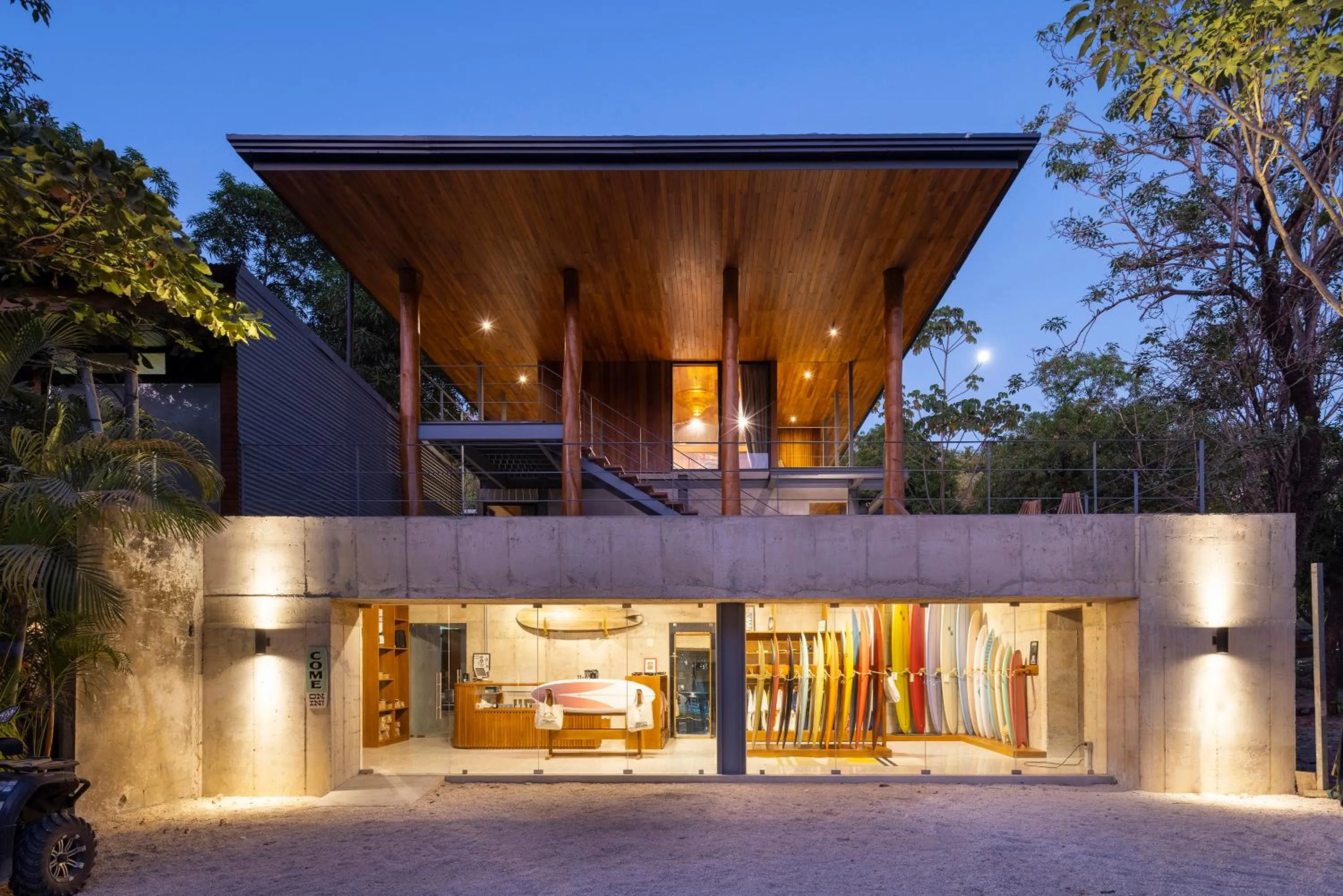 On-site shops in Somos