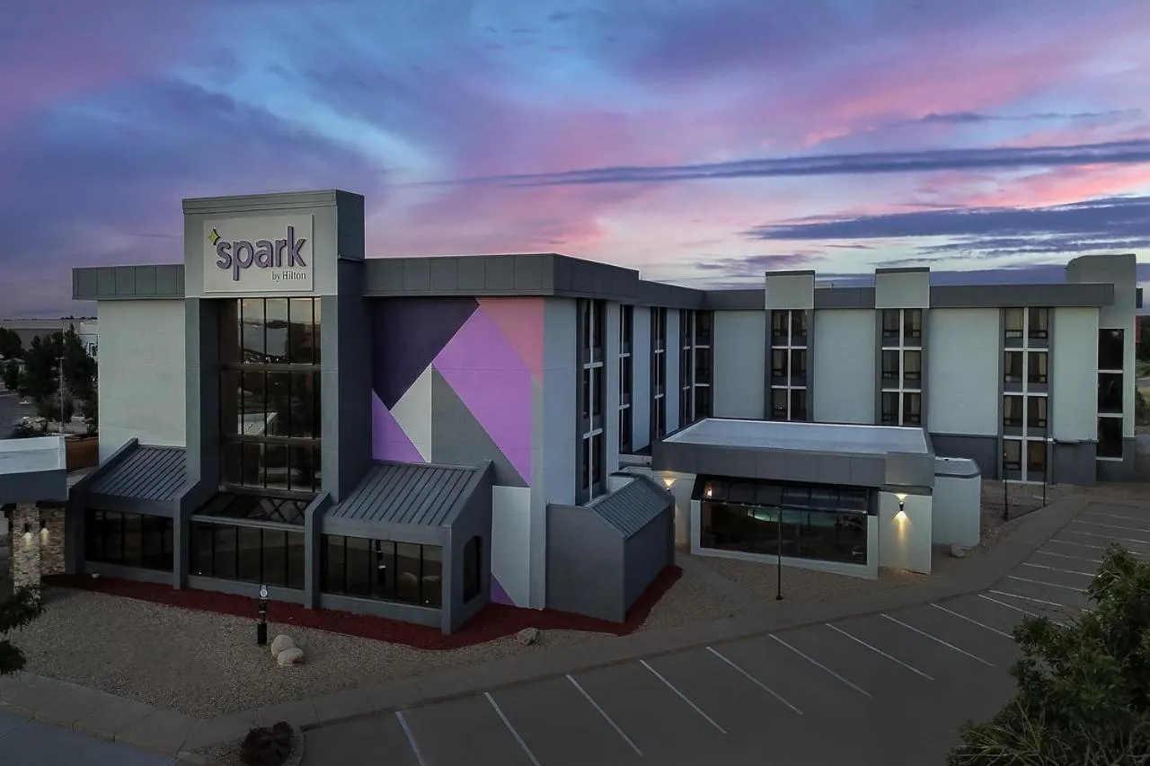 Spark by Hilton Denver East I 70