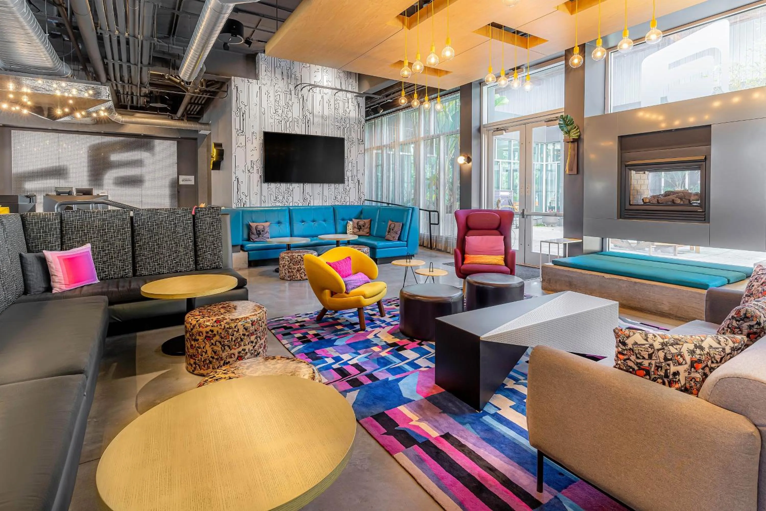 Lobby or reception in Aloft Jacksonville Tapestry Park