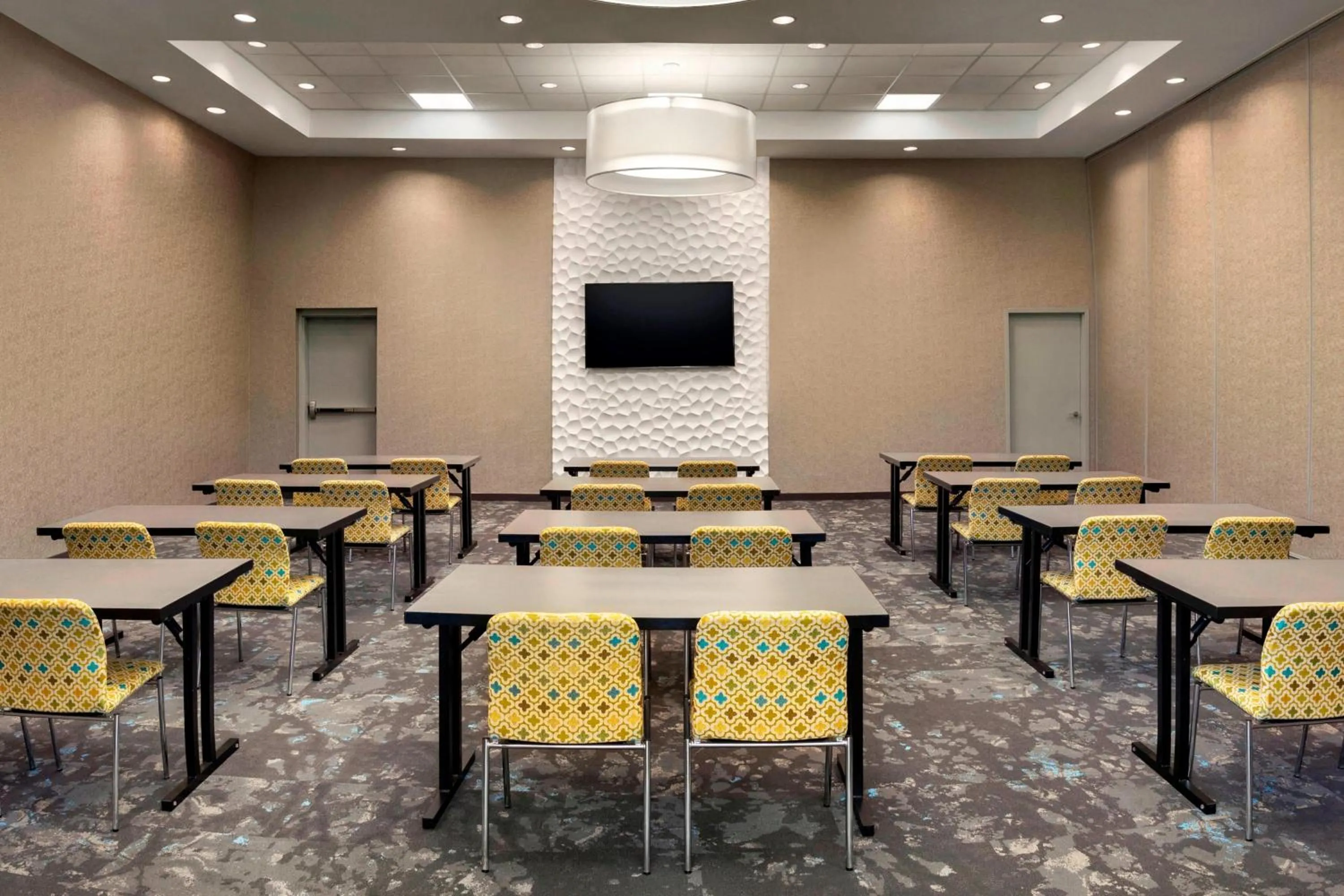 Meeting/conference room in Aloft Jacksonville Tapestry Park