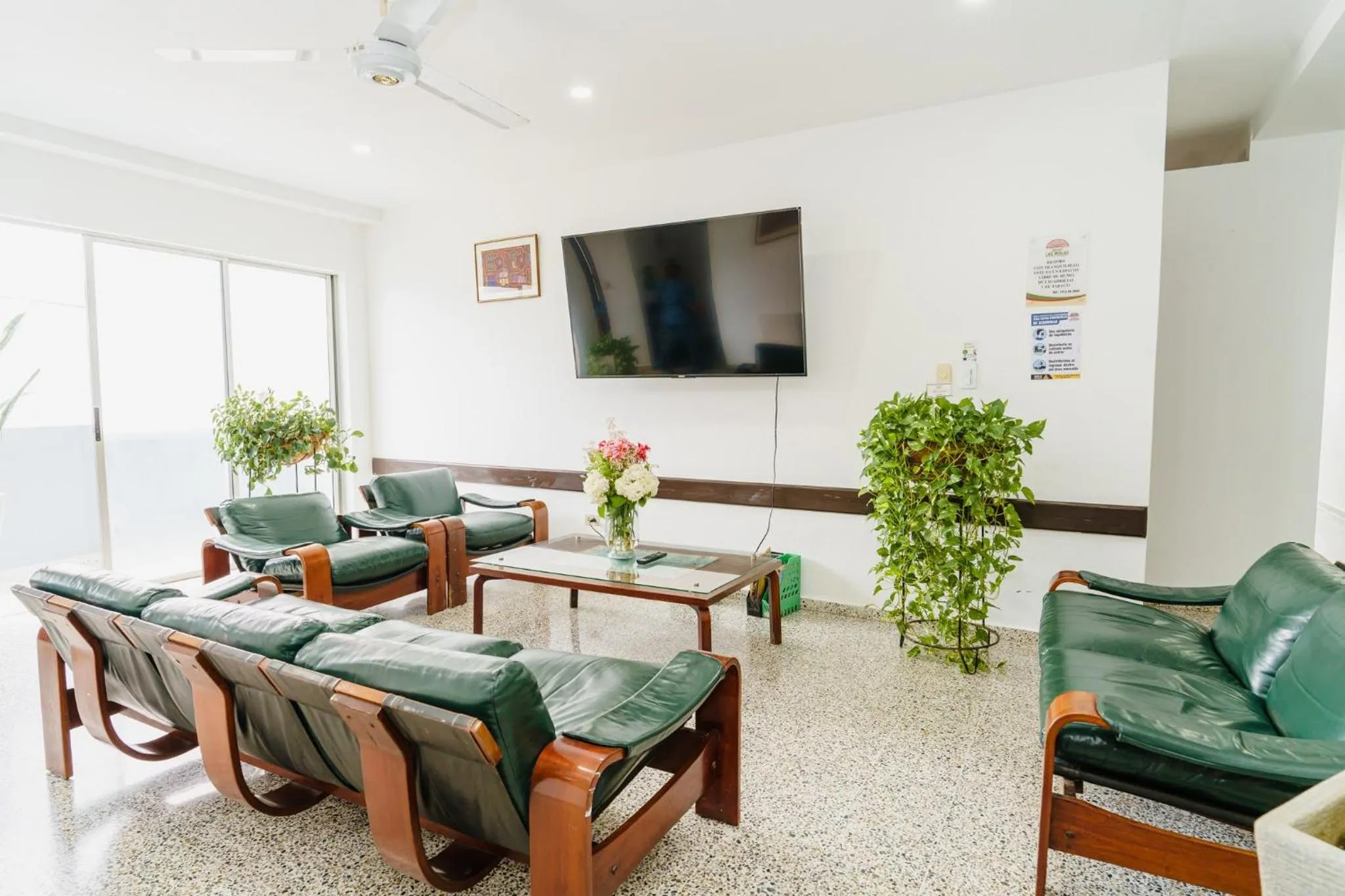 Communal lounge/ TV room in Hotel Las Molas