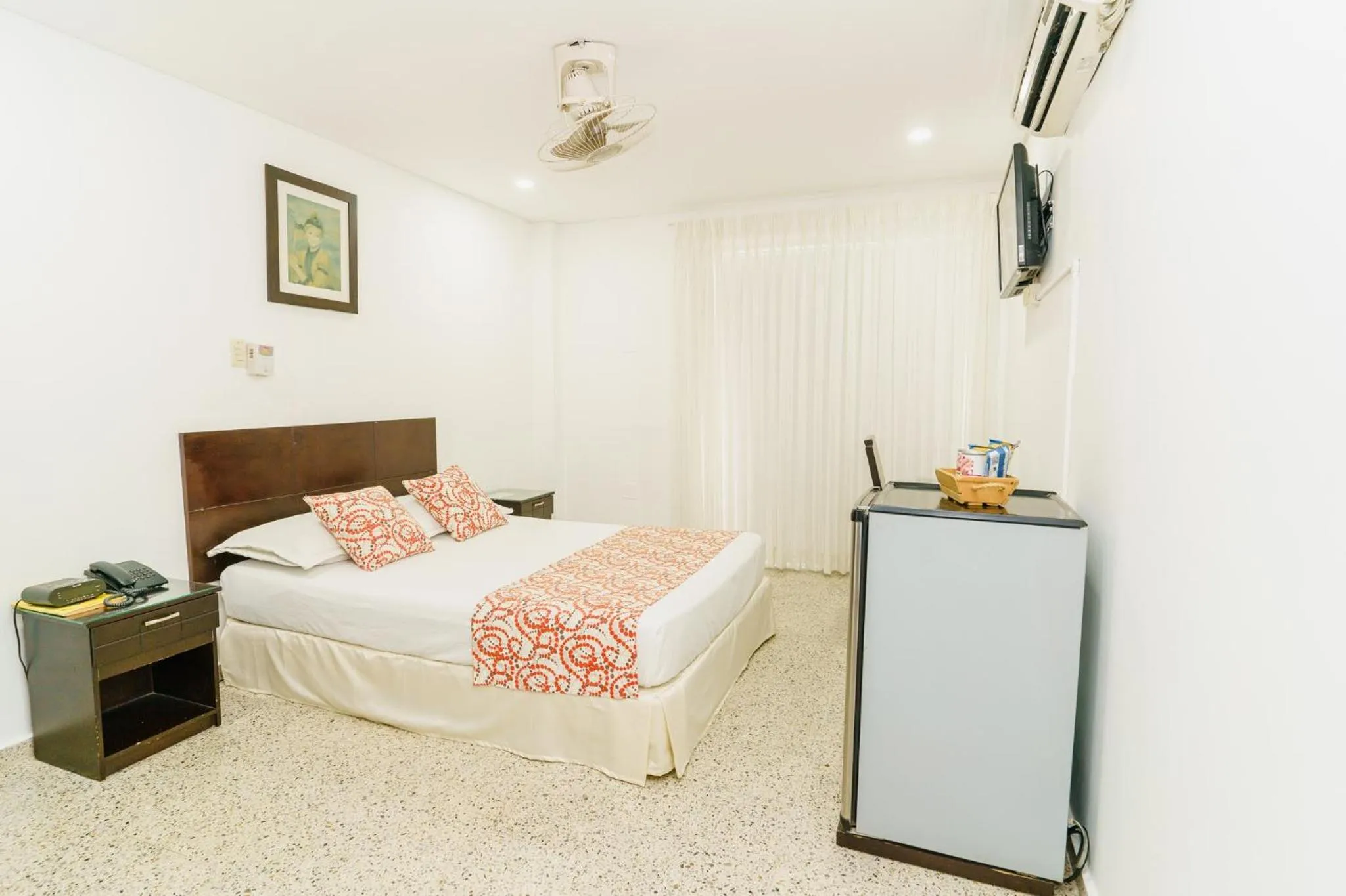 oven, Bed in Hotel Las Molas