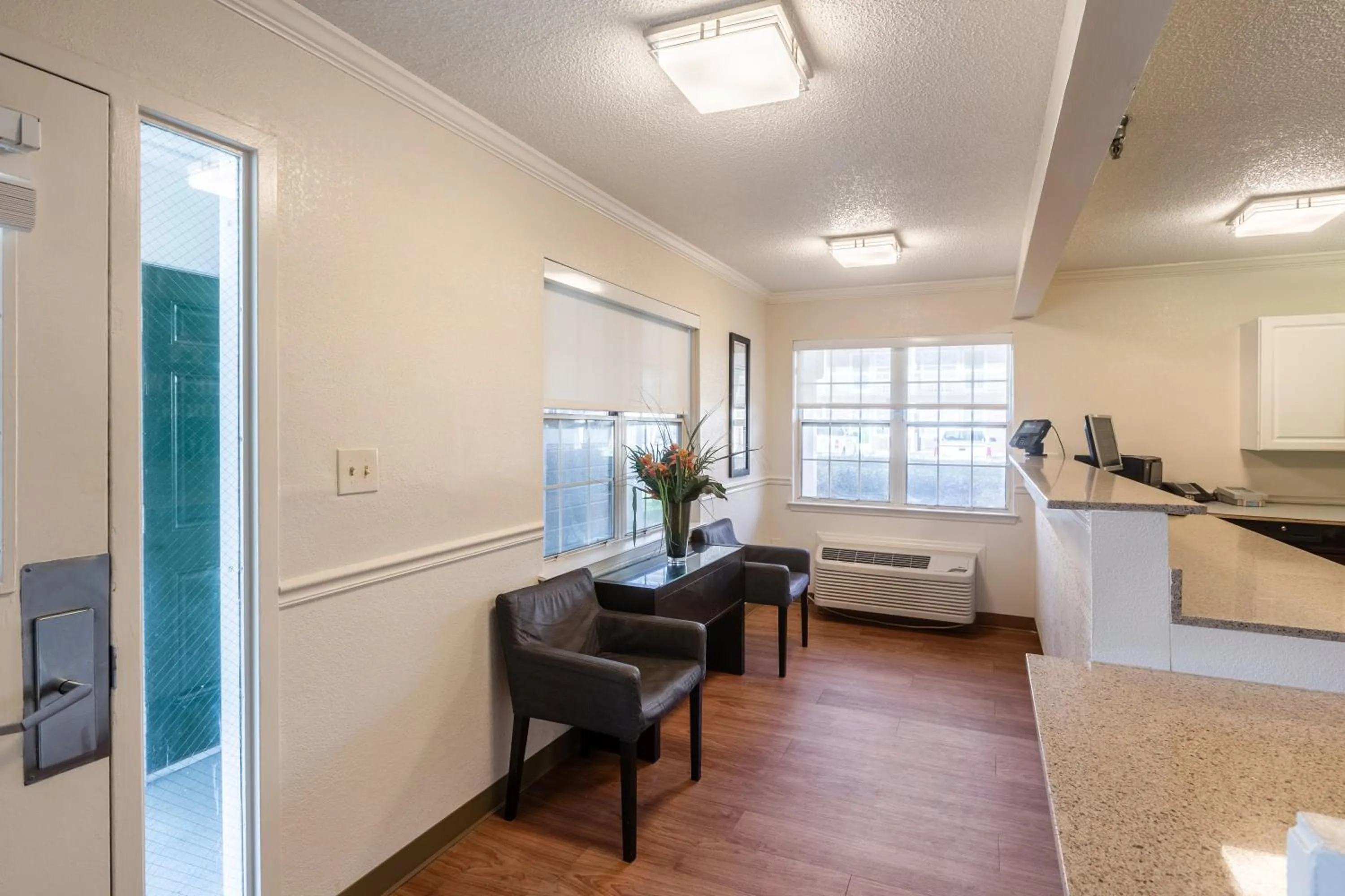 Lobby or reception in HomeTowne Studios by Red Roof Atlanta NE - Downtown Norcross