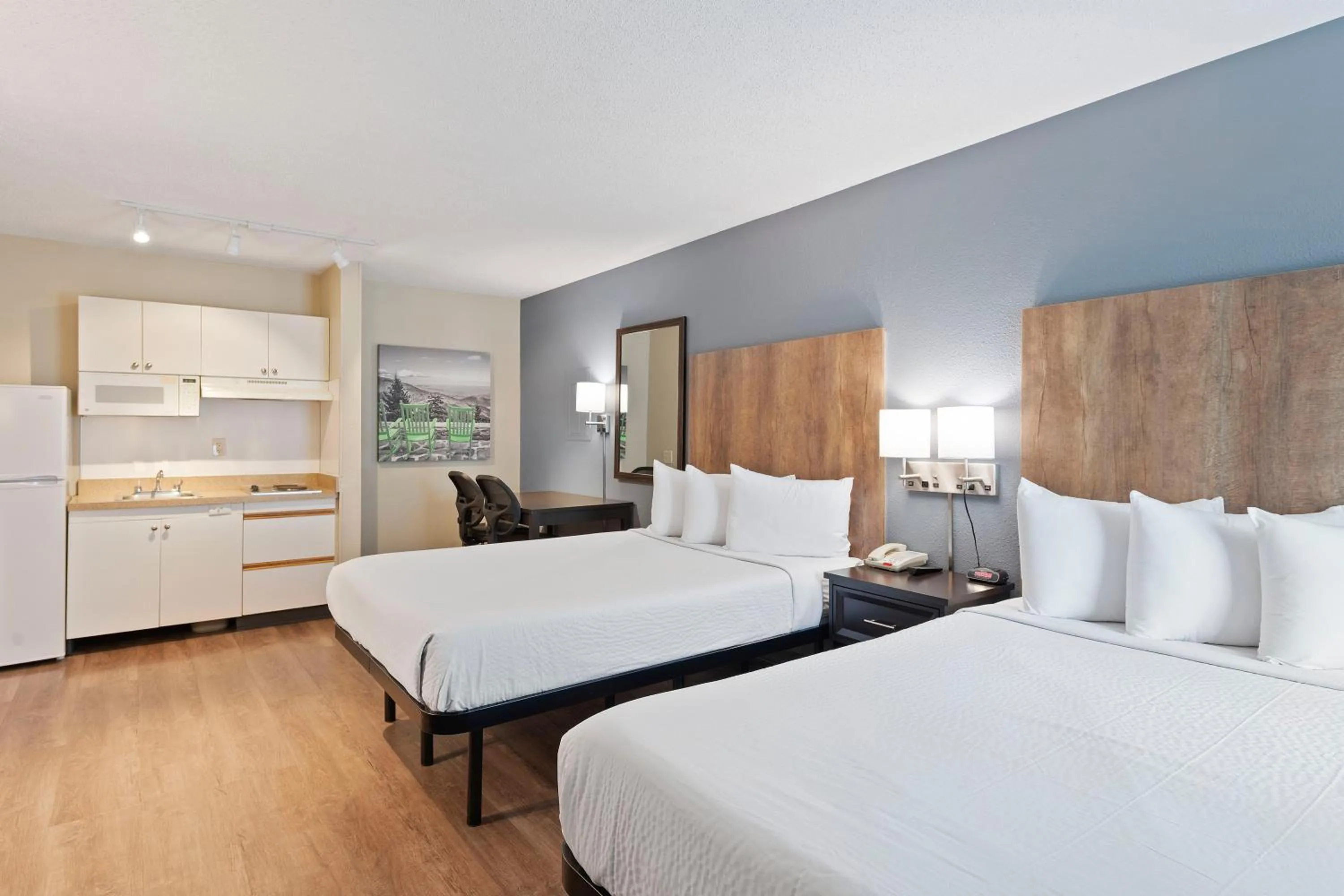Bed in Extended Stay America Select Suites - Charlotte - Airport