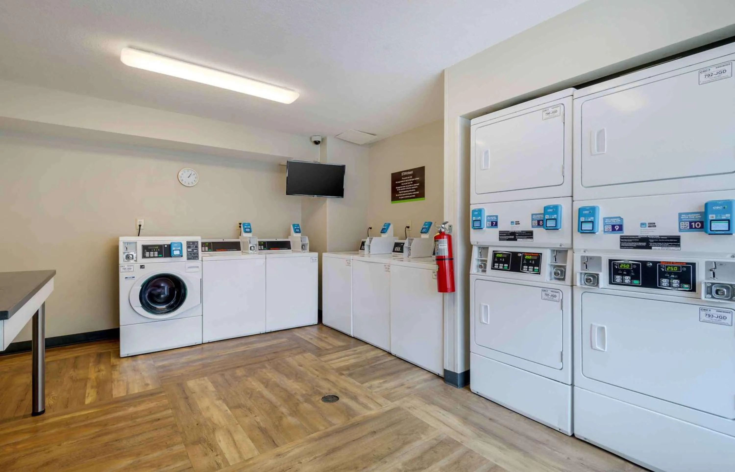 Property building, Kitchen/Kitchenette in Extended Stay America Select Suites - Charlotte - Airport