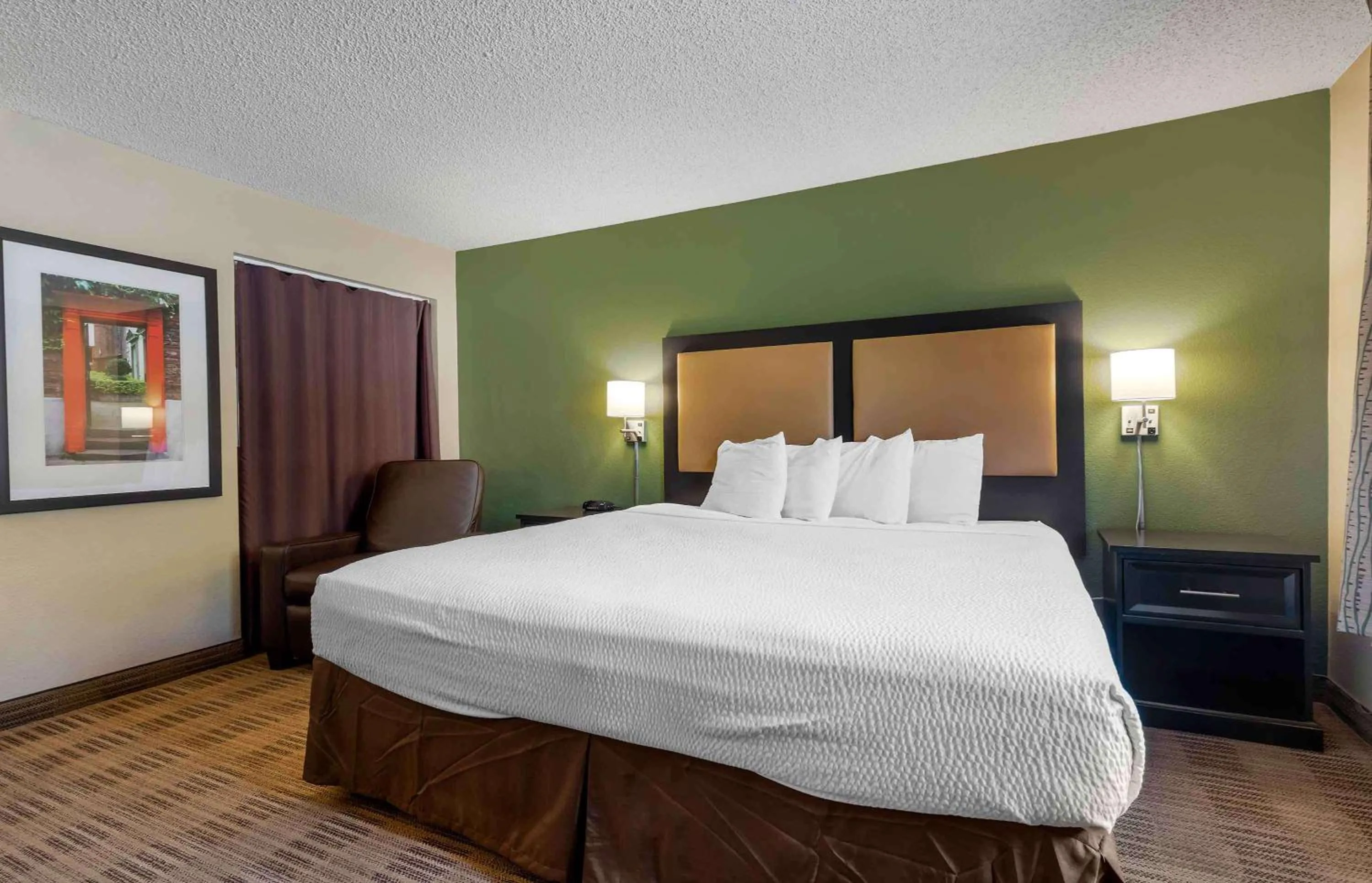 Studio with 1 King Bed - Non-Smoking in Extended Stay America Select Suites - Dallas - Richardson