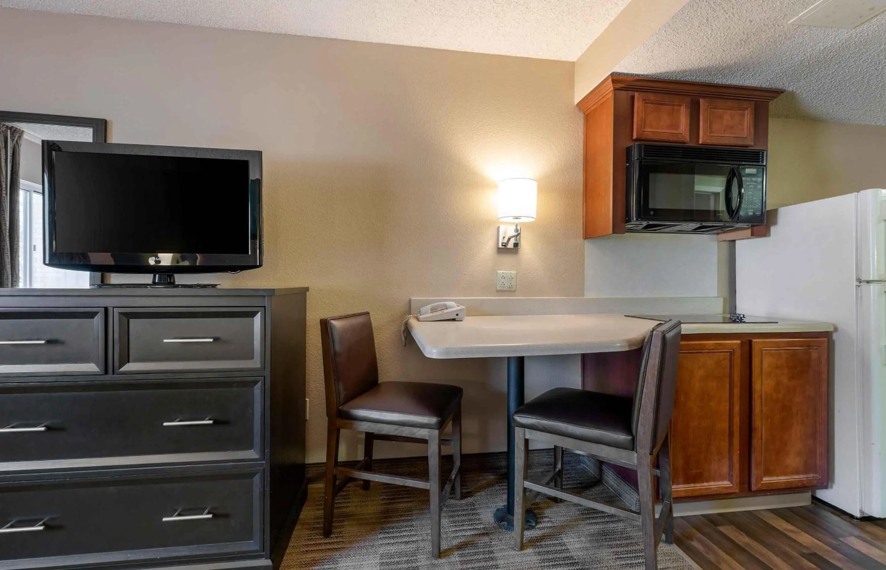 Bedroom in Extended Stay America Select Suites - Dallas - Richardson