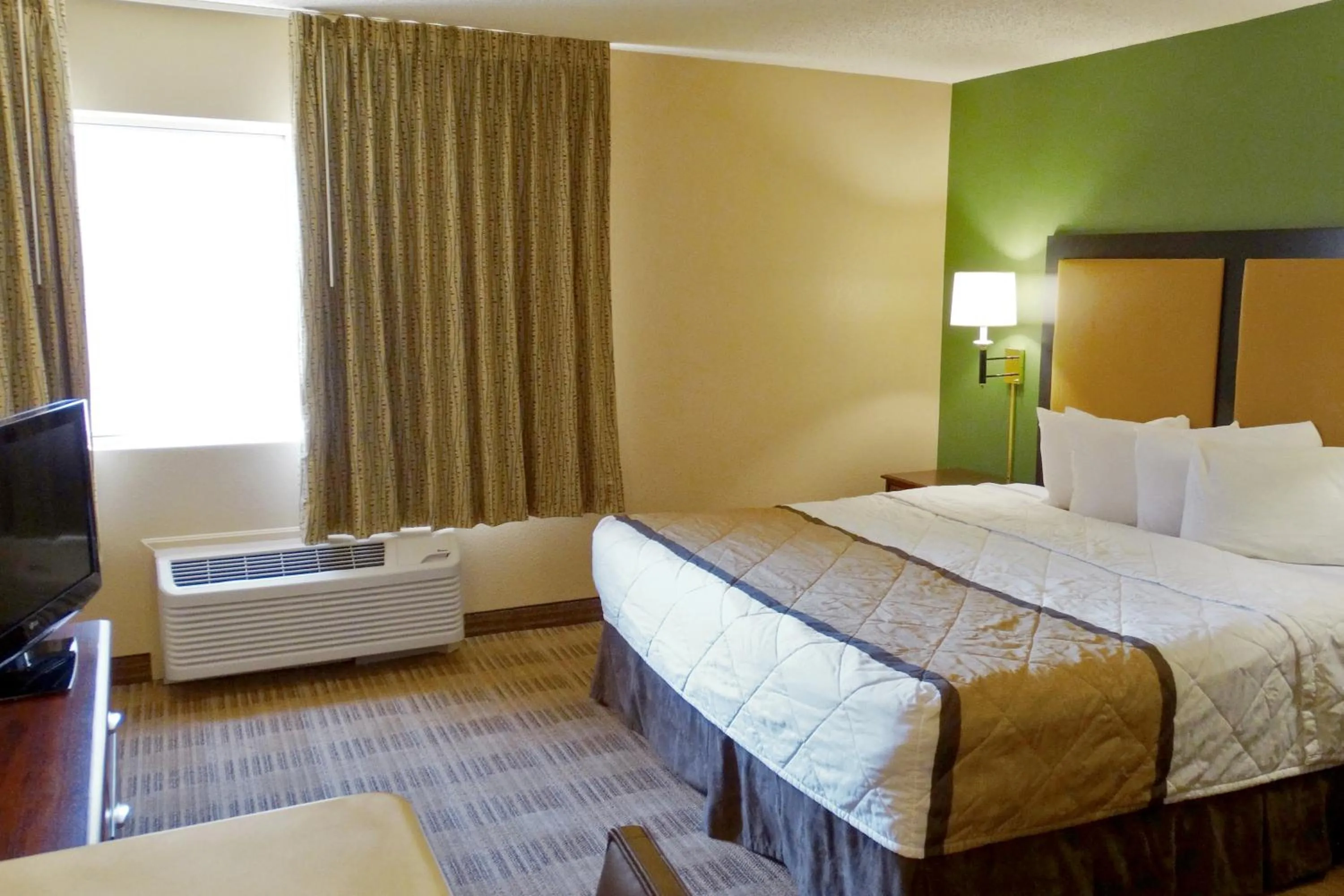 Bed in Extended Stay America Select Suites - Dallas - Richardson