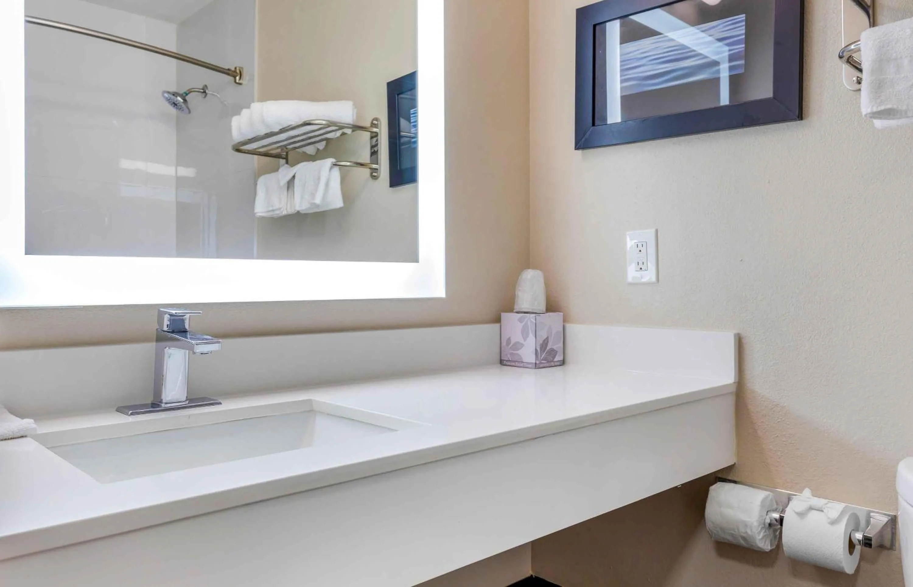 Bathroom in Extended Stay America Suites - Arlington