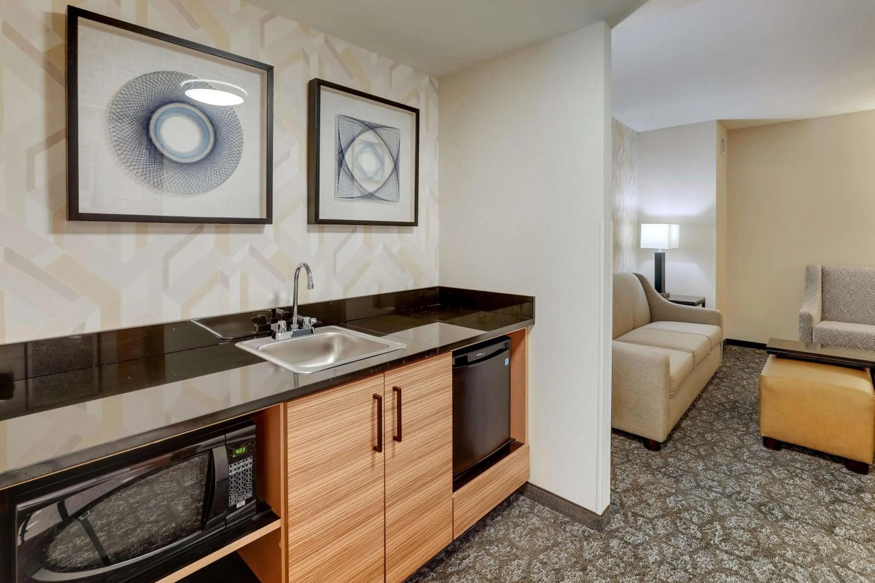 Bedroom in Drury Inn & Suites Birmingham Lakeshore Drive