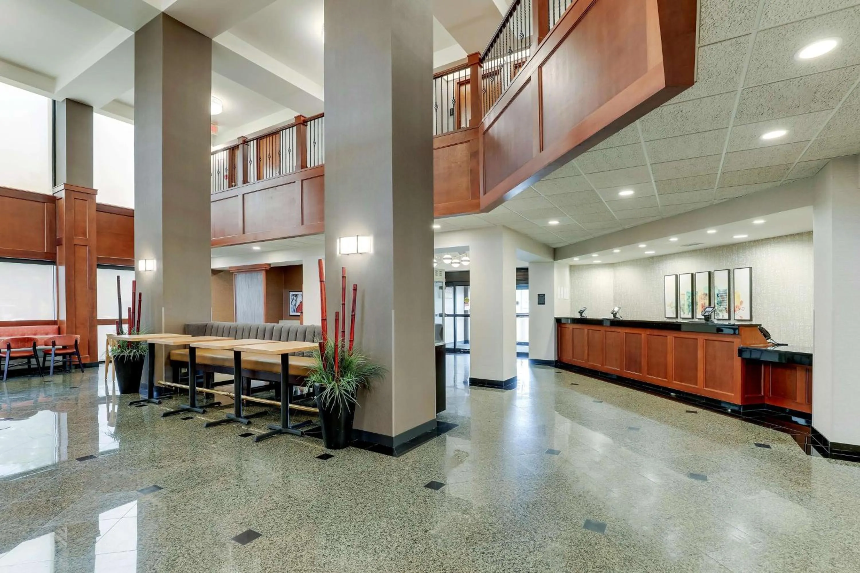 Lobby or reception in Drury Inn & Suites Birmingham Lakeshore Drive
