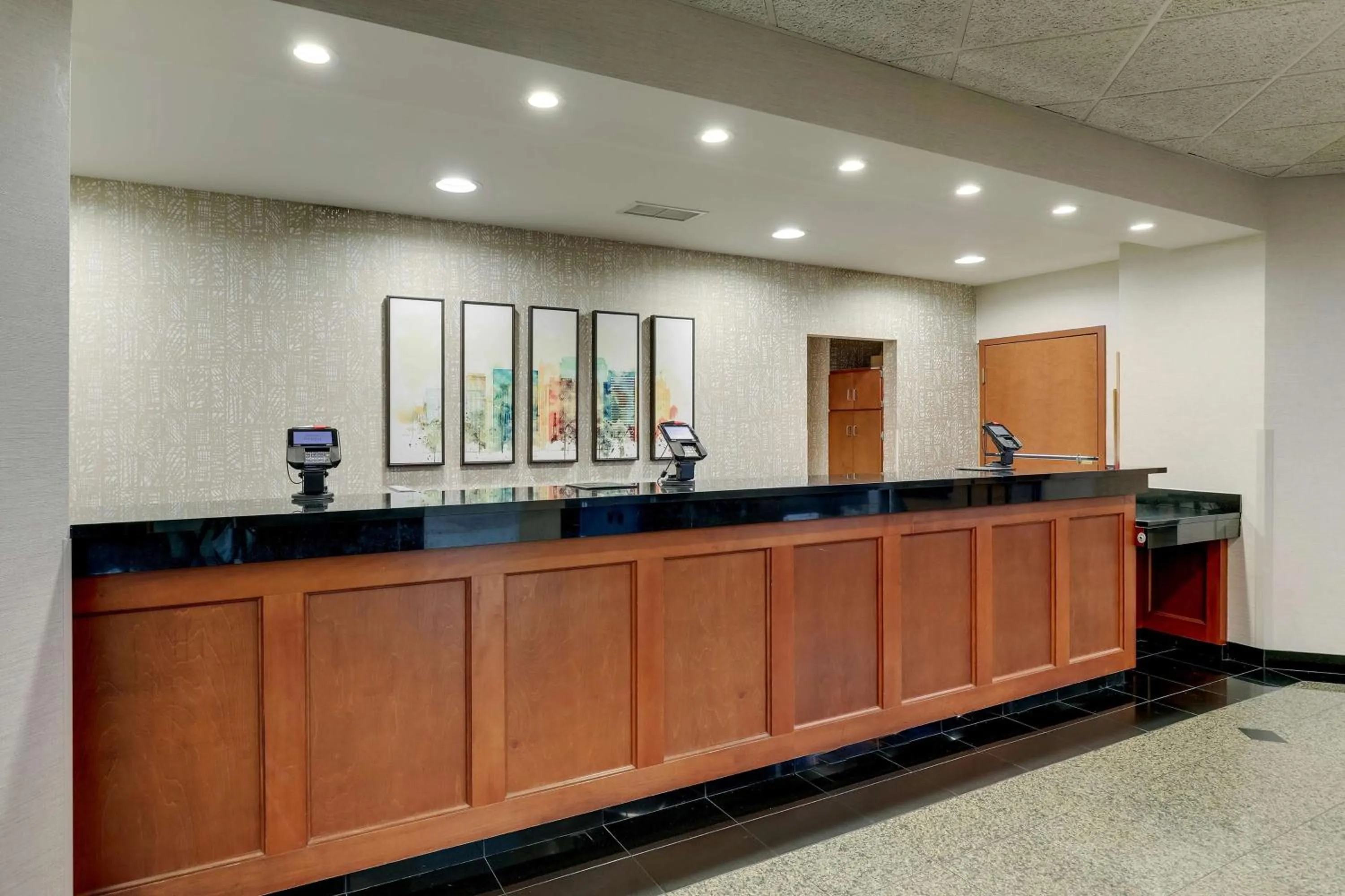 Lobby or reception in Drury Inn & Suites Birmingham Lakeshore Drive