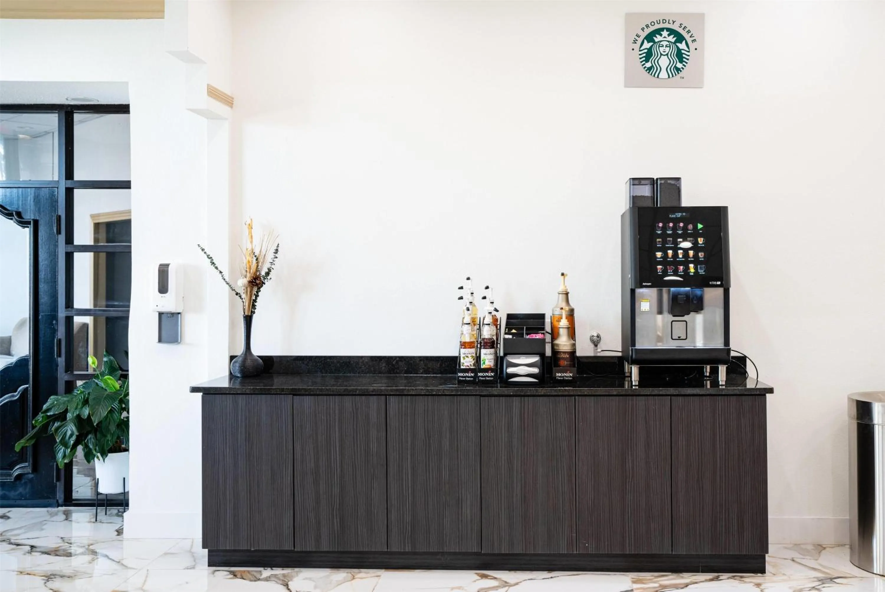 Restaurant/places to eat in Baymont by Wyndham Corpus Christi Airport