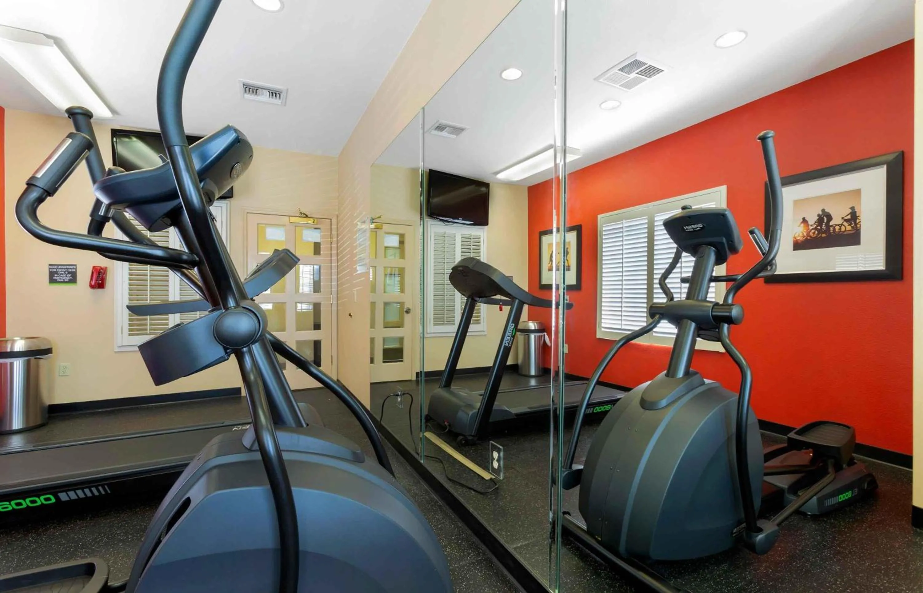 Fitness centre/facilities in Extended Stay America Select Suites - Phoenix - Airport - E Oak St